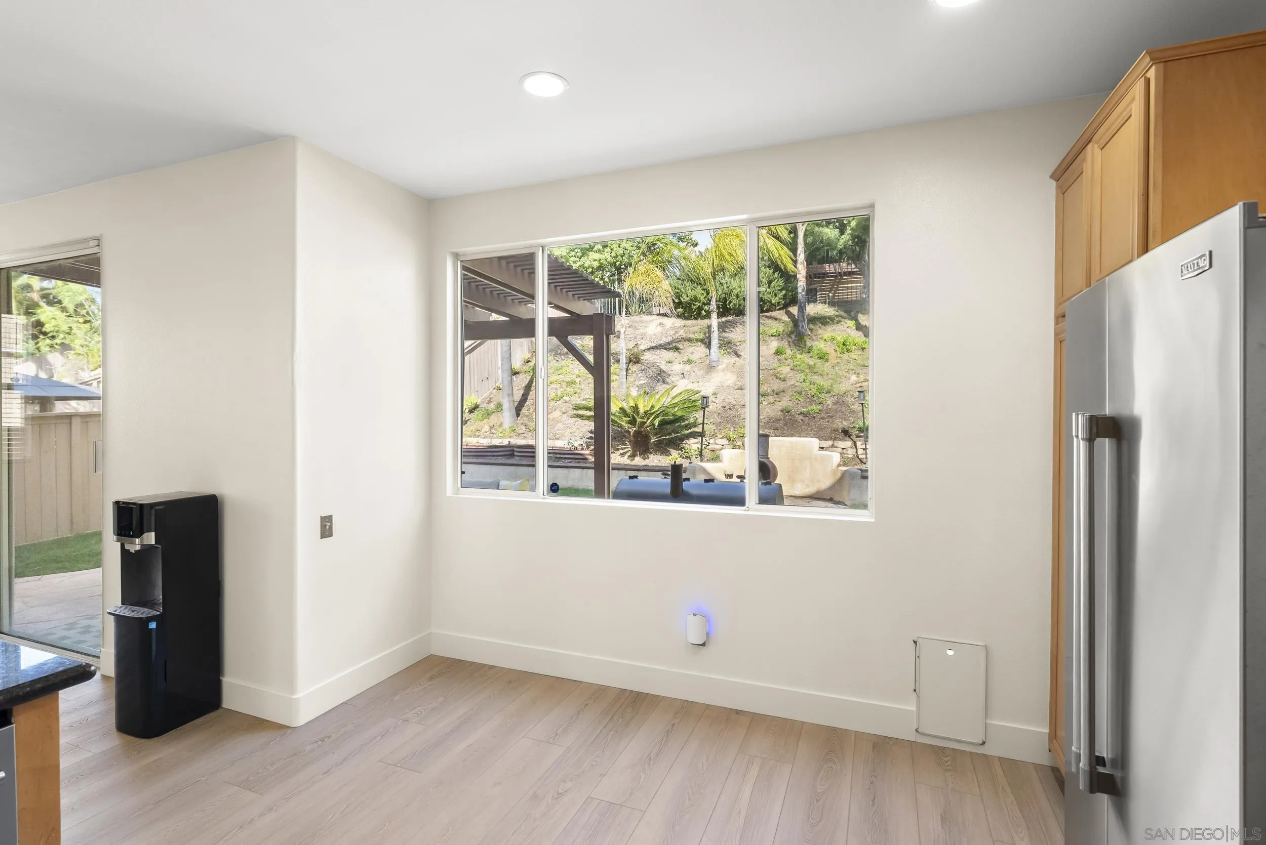 https://cdn.realtyfeed.com/cdn/127/260007491/77c38c3edf70333b672662feb0f3a995.webp