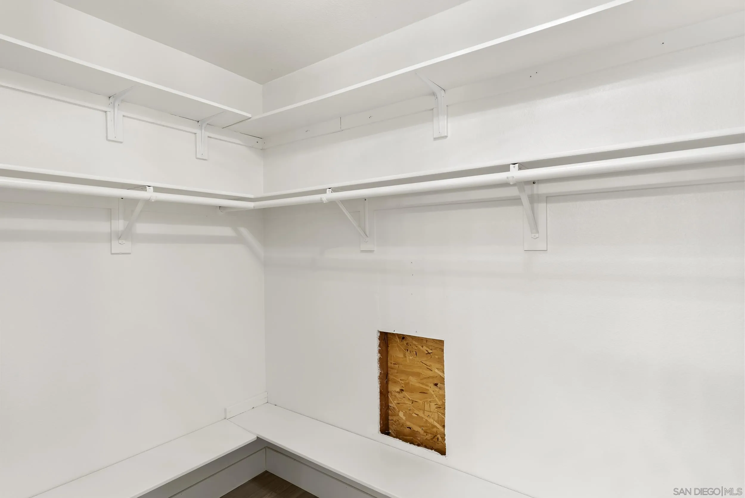 https://cdn.realtyfeed.com/cdn/127/260007491/aca880ac56919282539cdd3cc51a1b29.webp