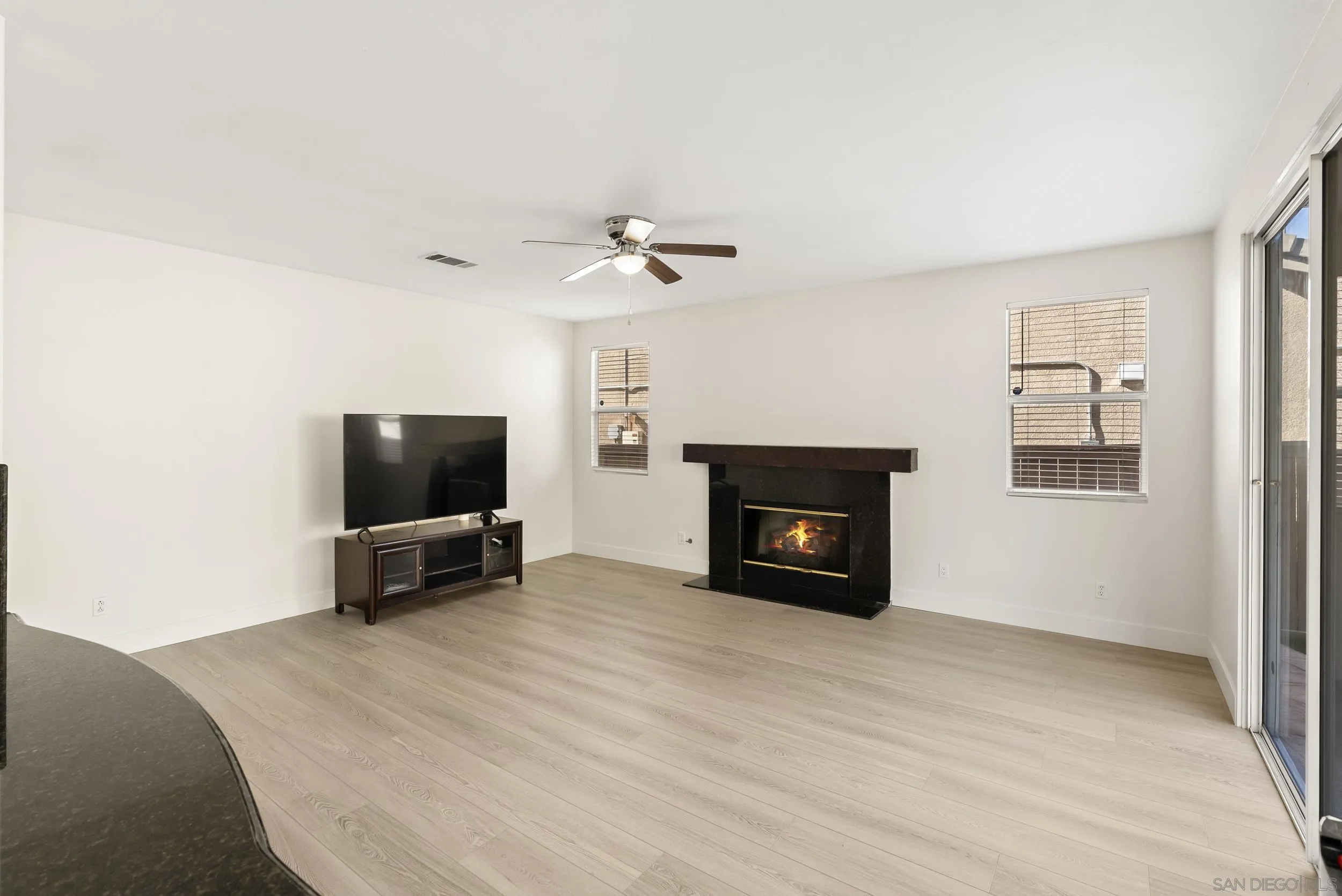 https://cdn.realtyfeed.com/cdn/127/260007491/cf2b5483ed28d985694caf5c0d361243.webp