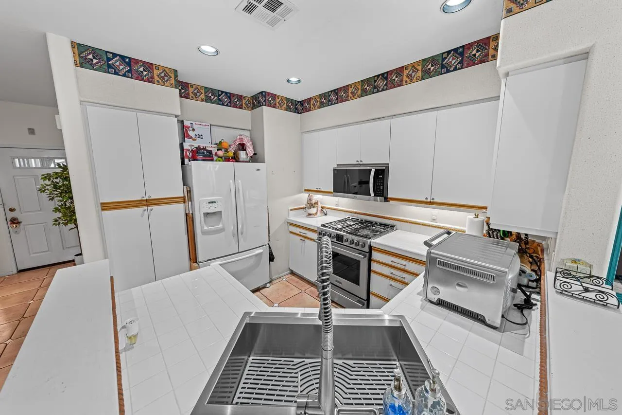 Photo #10: 260007493 Listing: Photo #10
