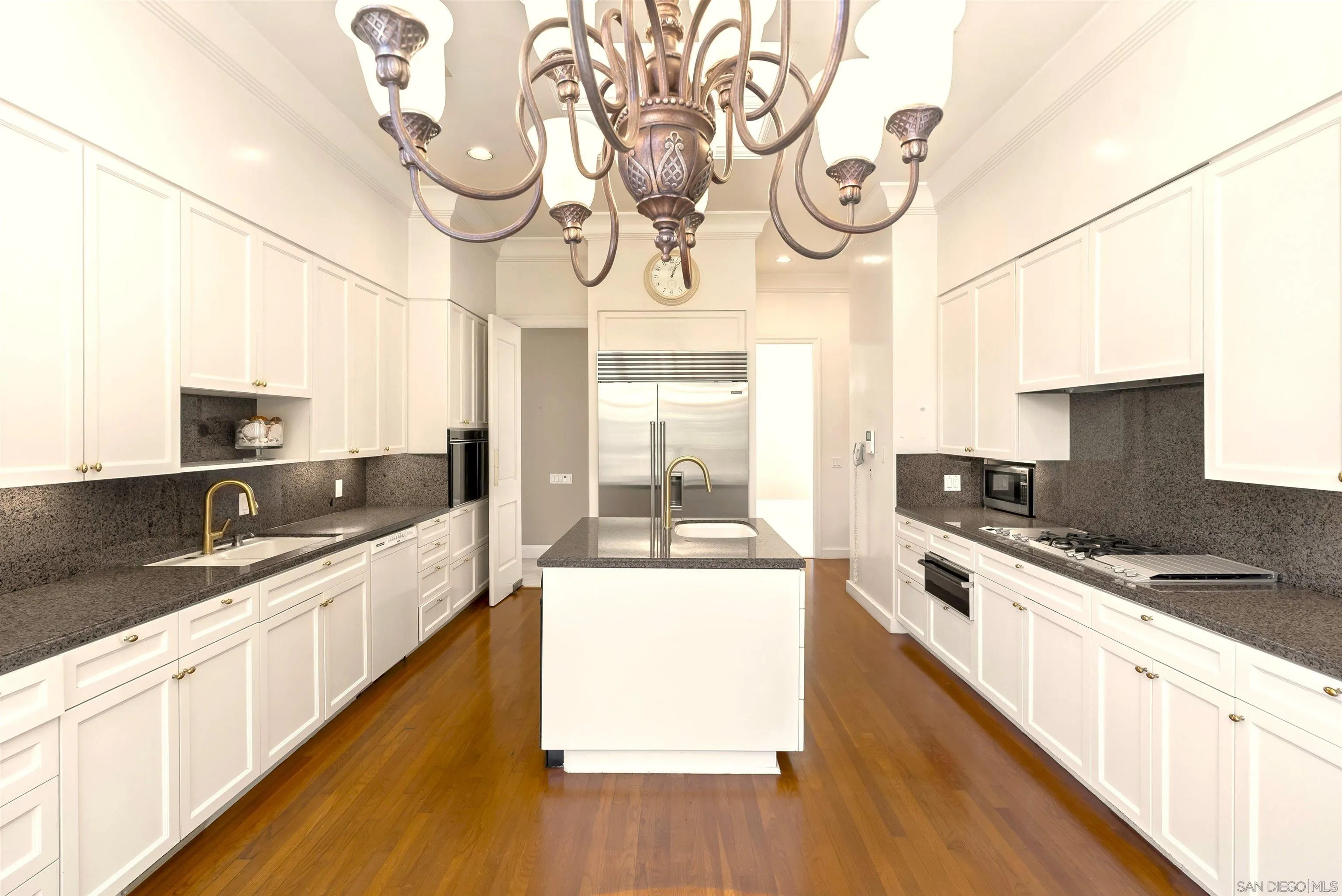 https://cdn.realtyfeed.com/cdn/127/260007494/2db1e27781a5247b0c33b66fa76826a7.webp