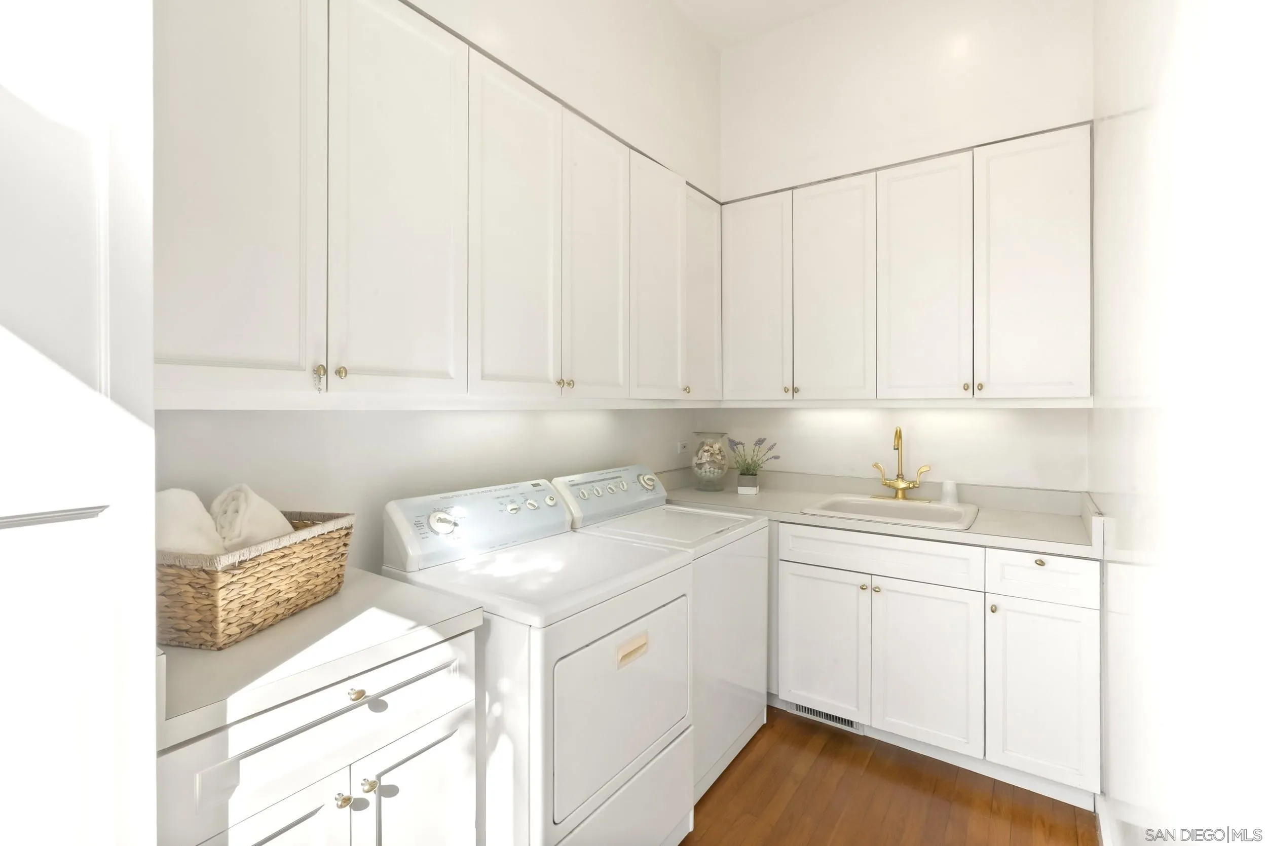https://cdn.realtyfeed.com/cdn/127/260007494/82154cd3161ca146630f0d41cf72abbe.webp