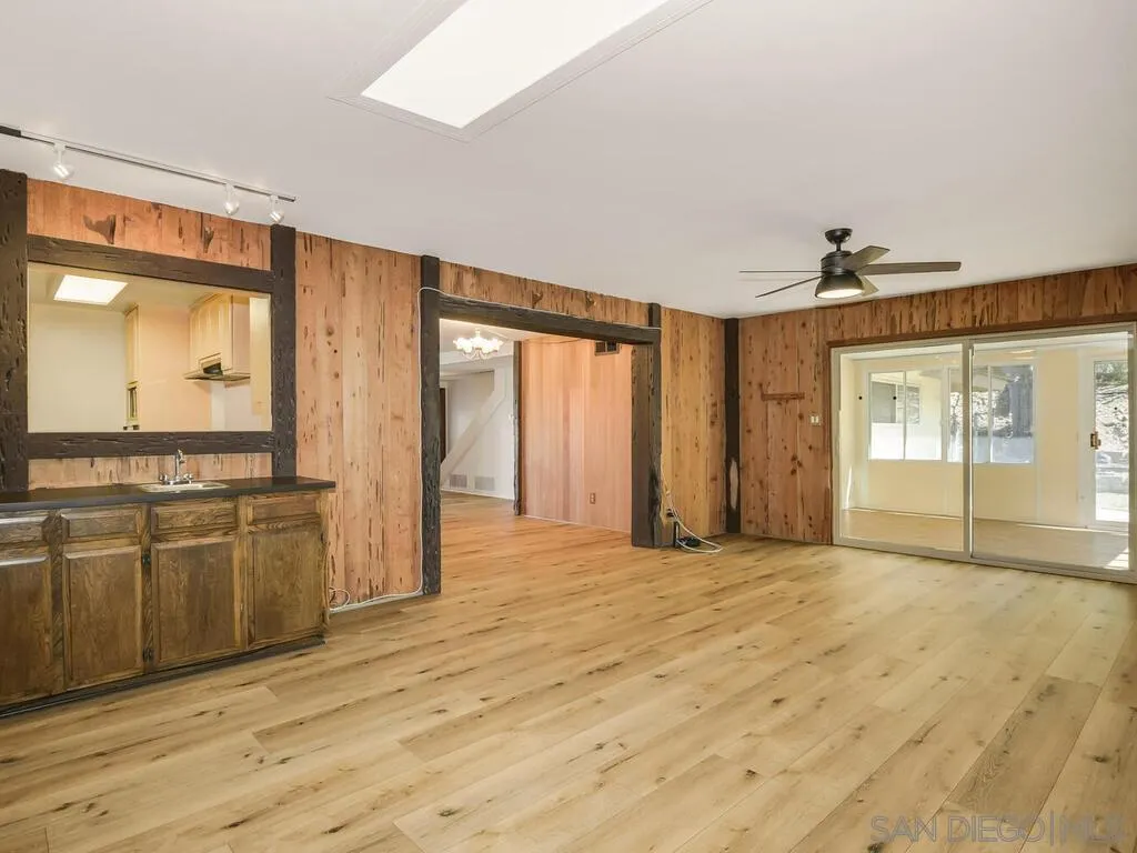 https://cdn.realtyfeed.com/cdn/127/260007495/5d40d1bdbe09a46215169641db57b9f8.webp