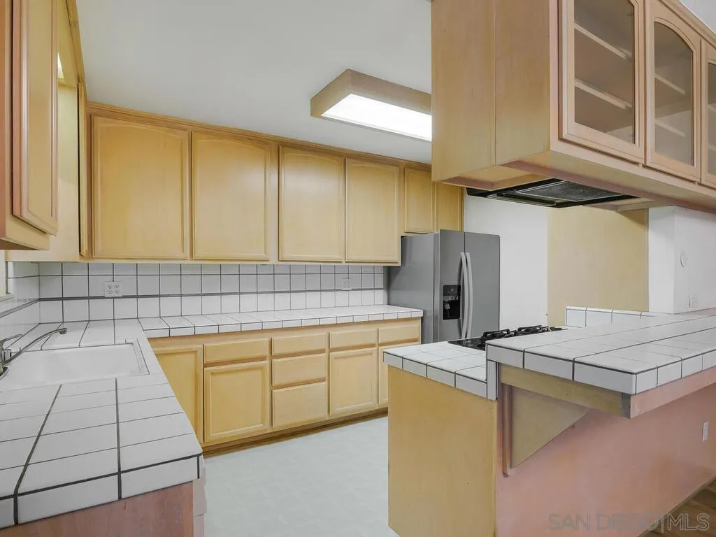 https://cdn.realtyfeed.com/cdn/127/260007495/61085751a7a17b7addbc74c01888126c.webp
