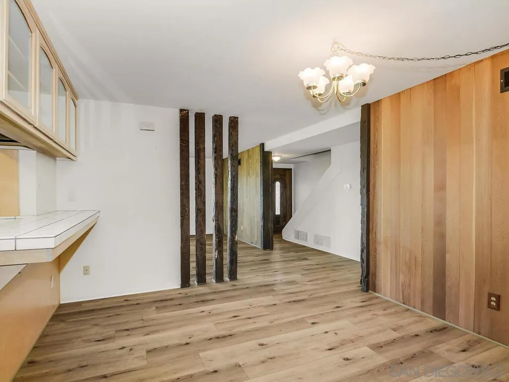 https://cdn.realtyfeed.com/cdn/127/260007495/a4dbbe067798a089a9b0079915fed883.webp