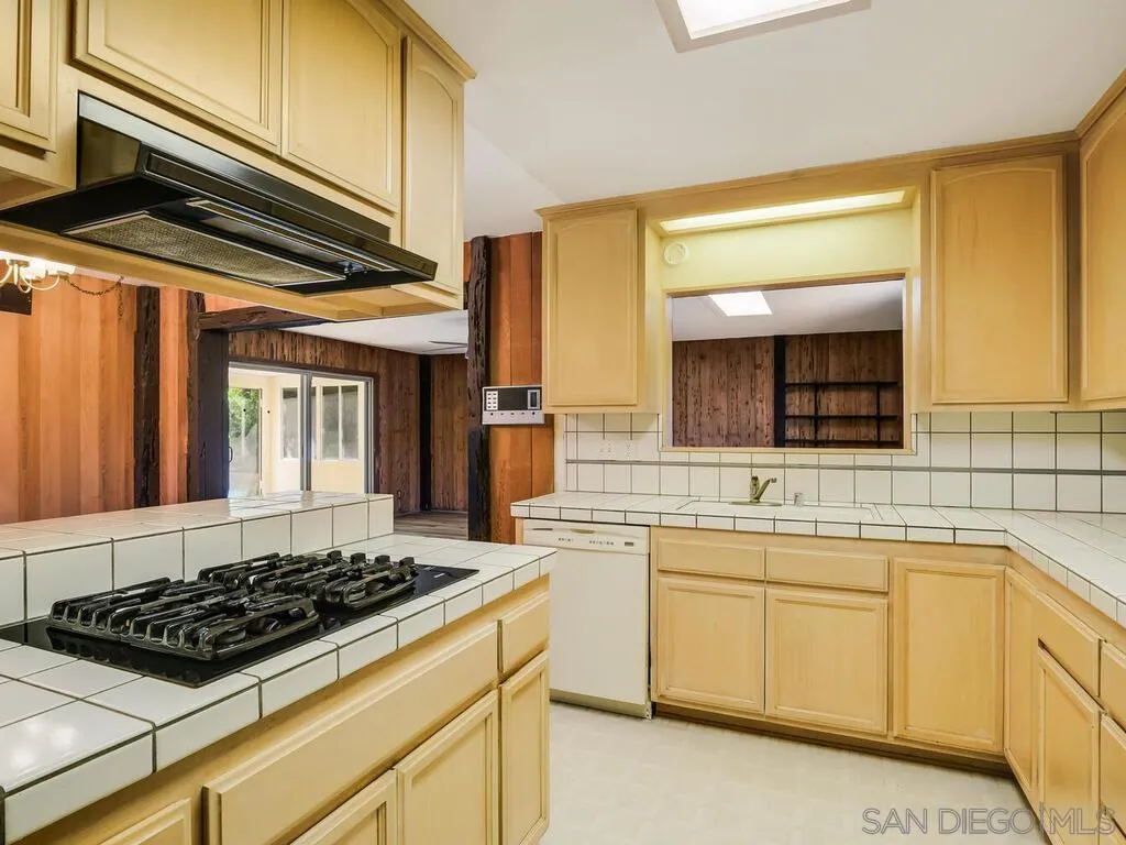 https://cdn.realtyfeed.com/cdn/127/260007495/f542b24dc30fb213a6acda3a11faca27.webp