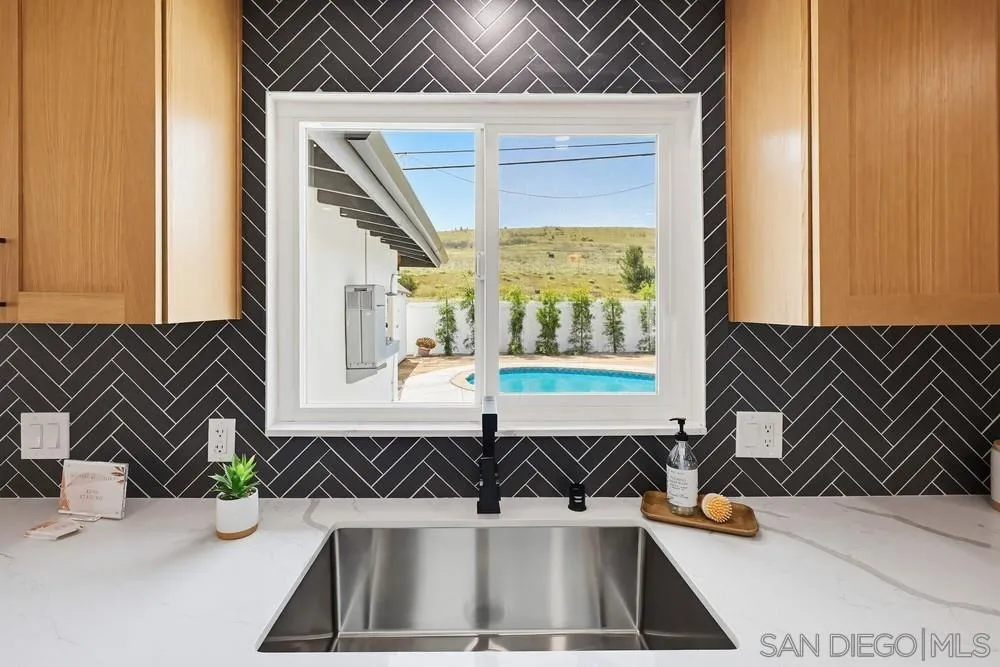 https://cdn.realtyfeed.com/cdn/127/260007511/73f0870311bc93e733cdfb8c47524ecb.webp