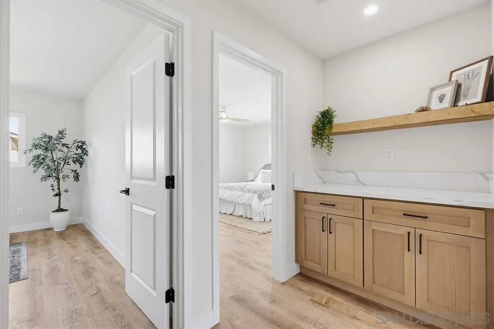 https://cdn.realtyfeed.com/cdn/127/260007511/909866f2847bc05f1dbd55de42c70b51.webp
