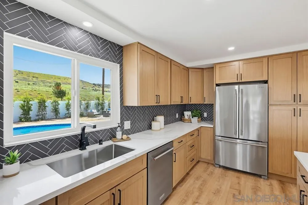 https://cdn.realtyfeed.com/cdn/127/260007511/d33a121db1376772639333aab5768bce.webp