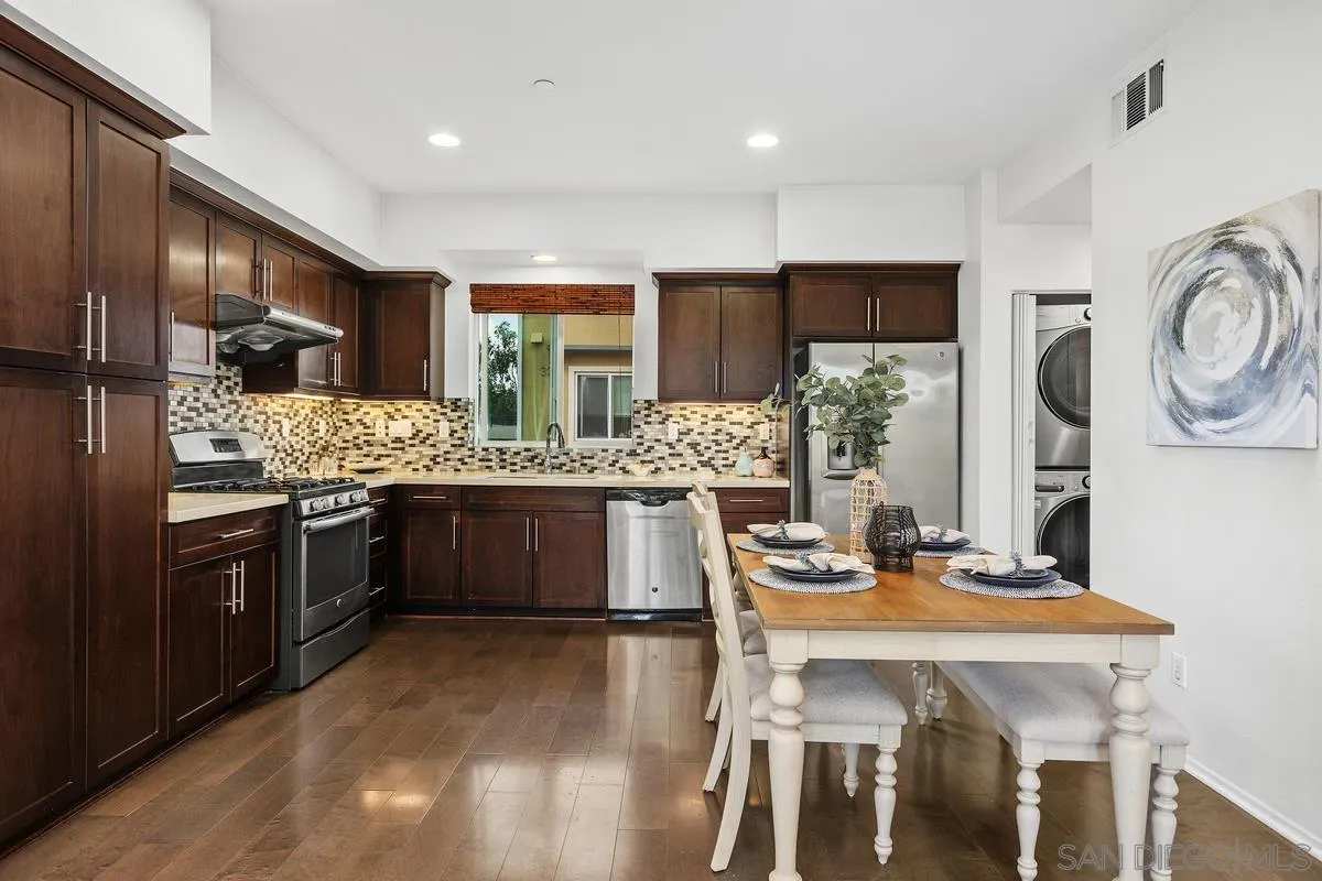 Photo #11: 260007516 Listing: Photo #11