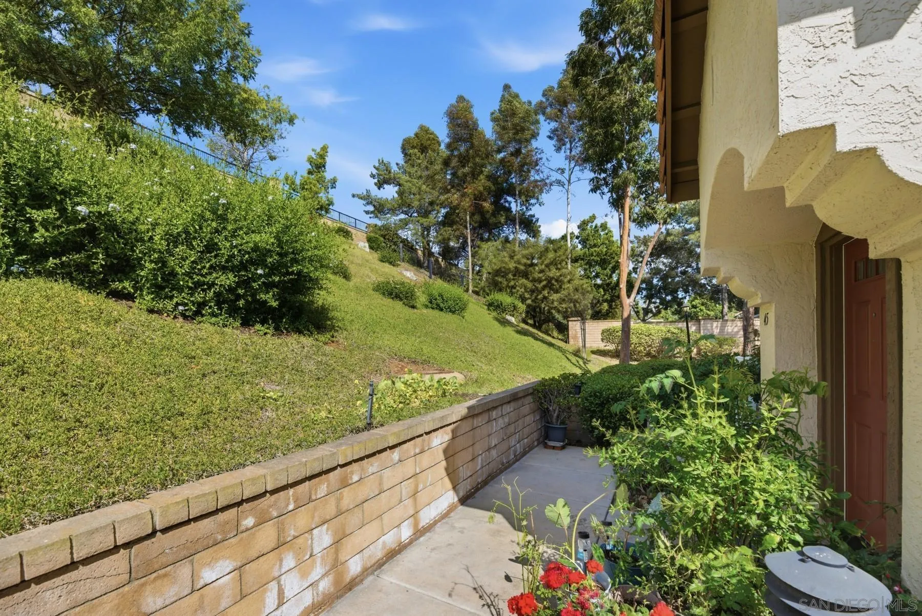 https://cdn.realtyfeed.com/cdn/127/260007519/9b529b39af0ccc508b7229b180ddc2f1.webp