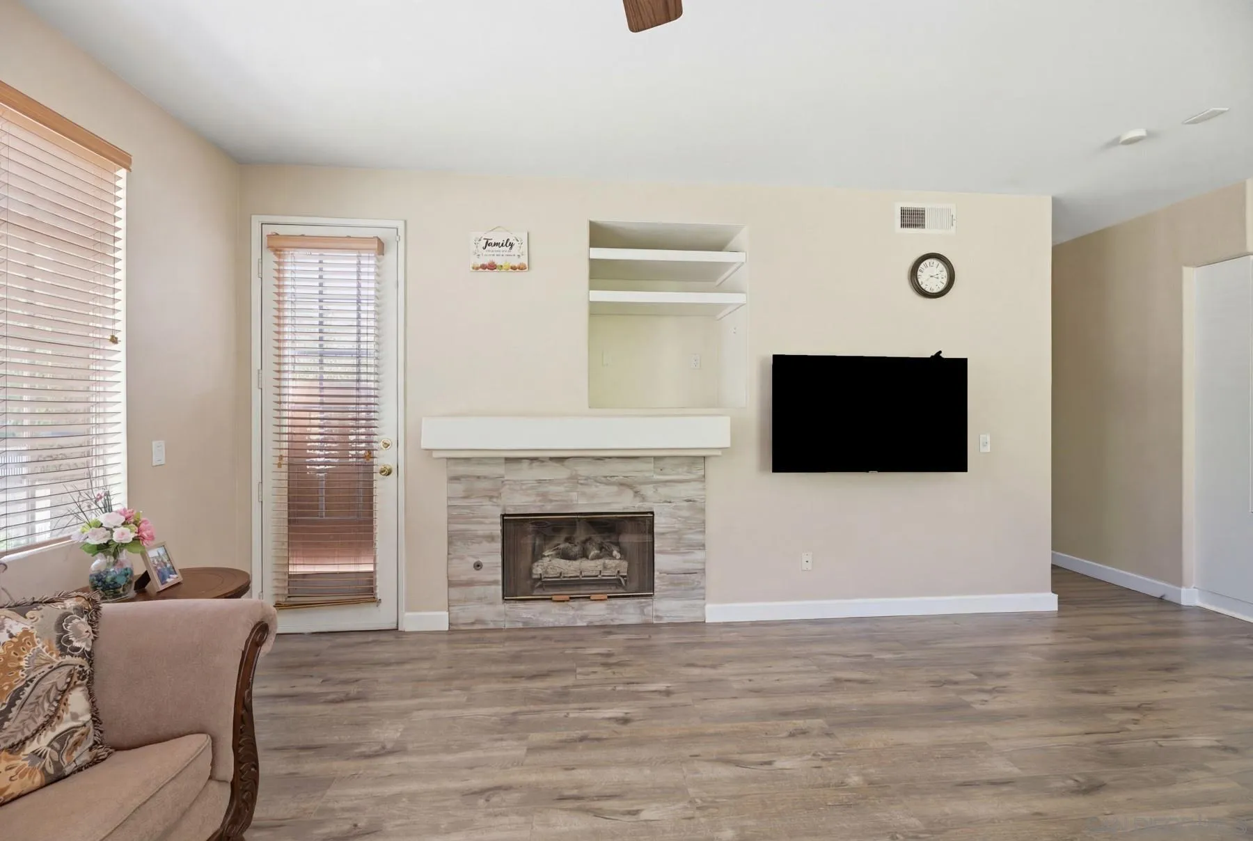 https://cdn.realtyfeed.com/cdn/127/260007519/b3bec778092569d81026068165b113eb.webp