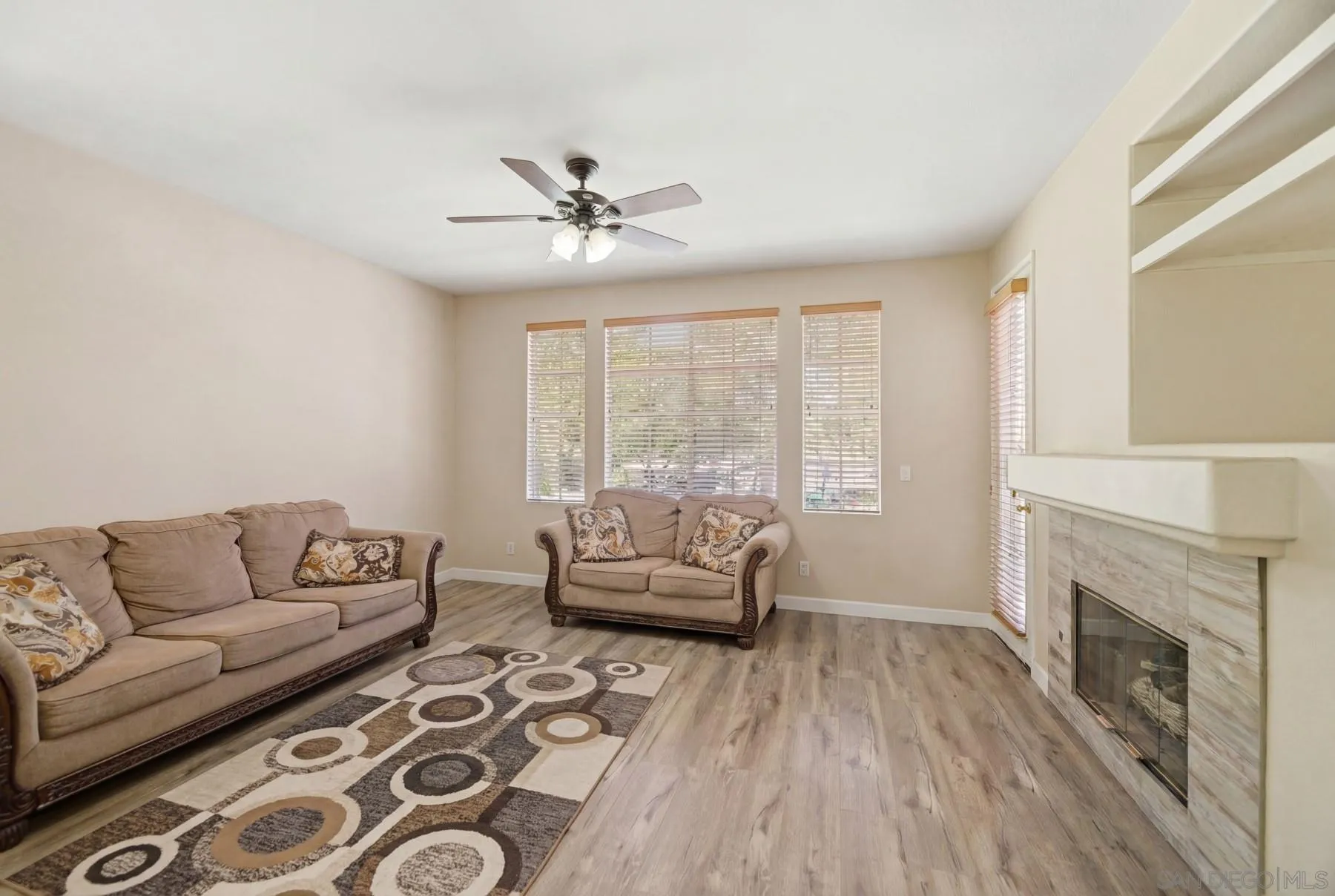 https://cdn.realtyfeed.com/cdn/127/260007519/ee2cd34715b48123b3e39fdd48f6230e.webp