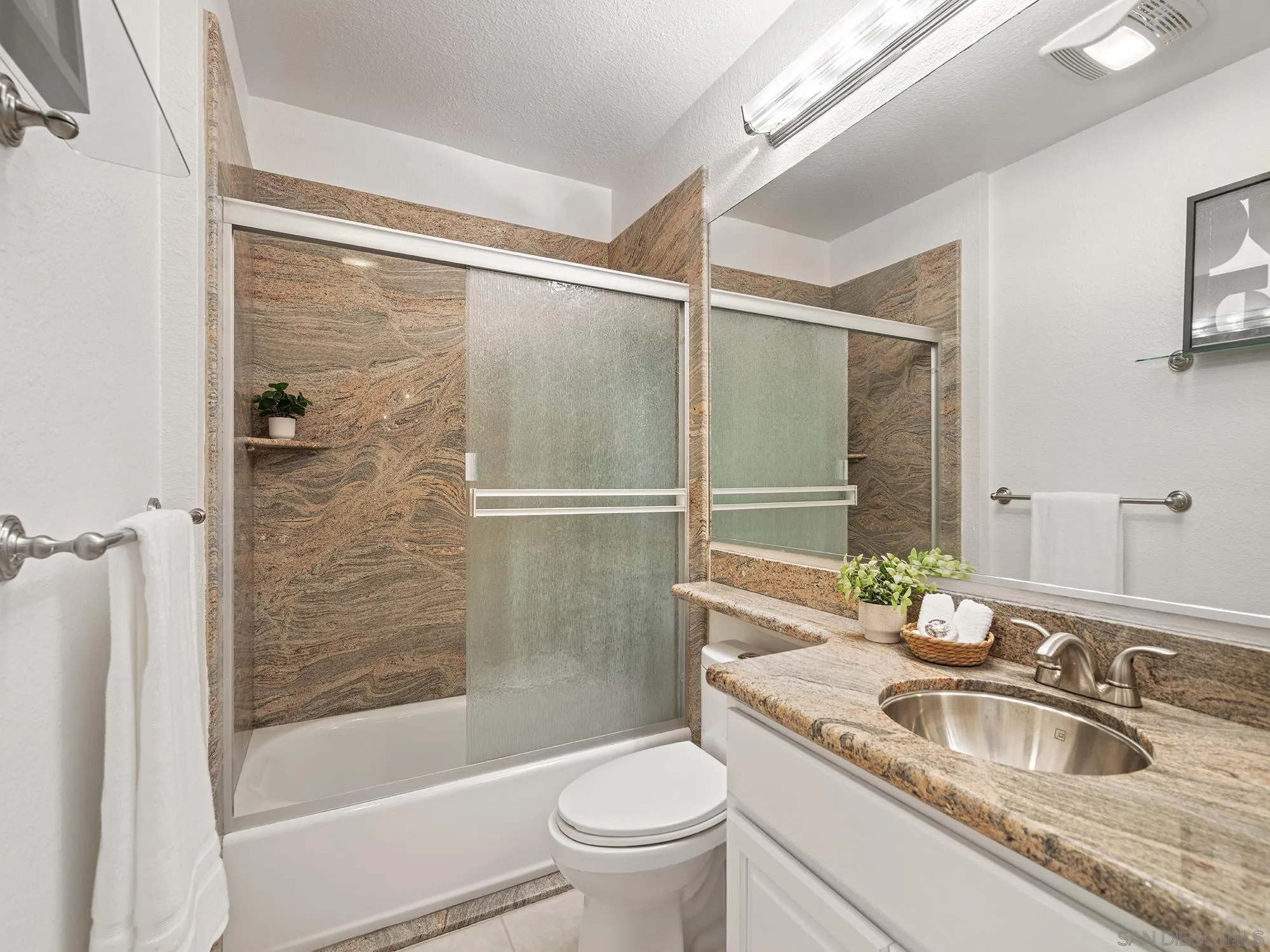 Photo #12: 260007521 Listing: Photo #12