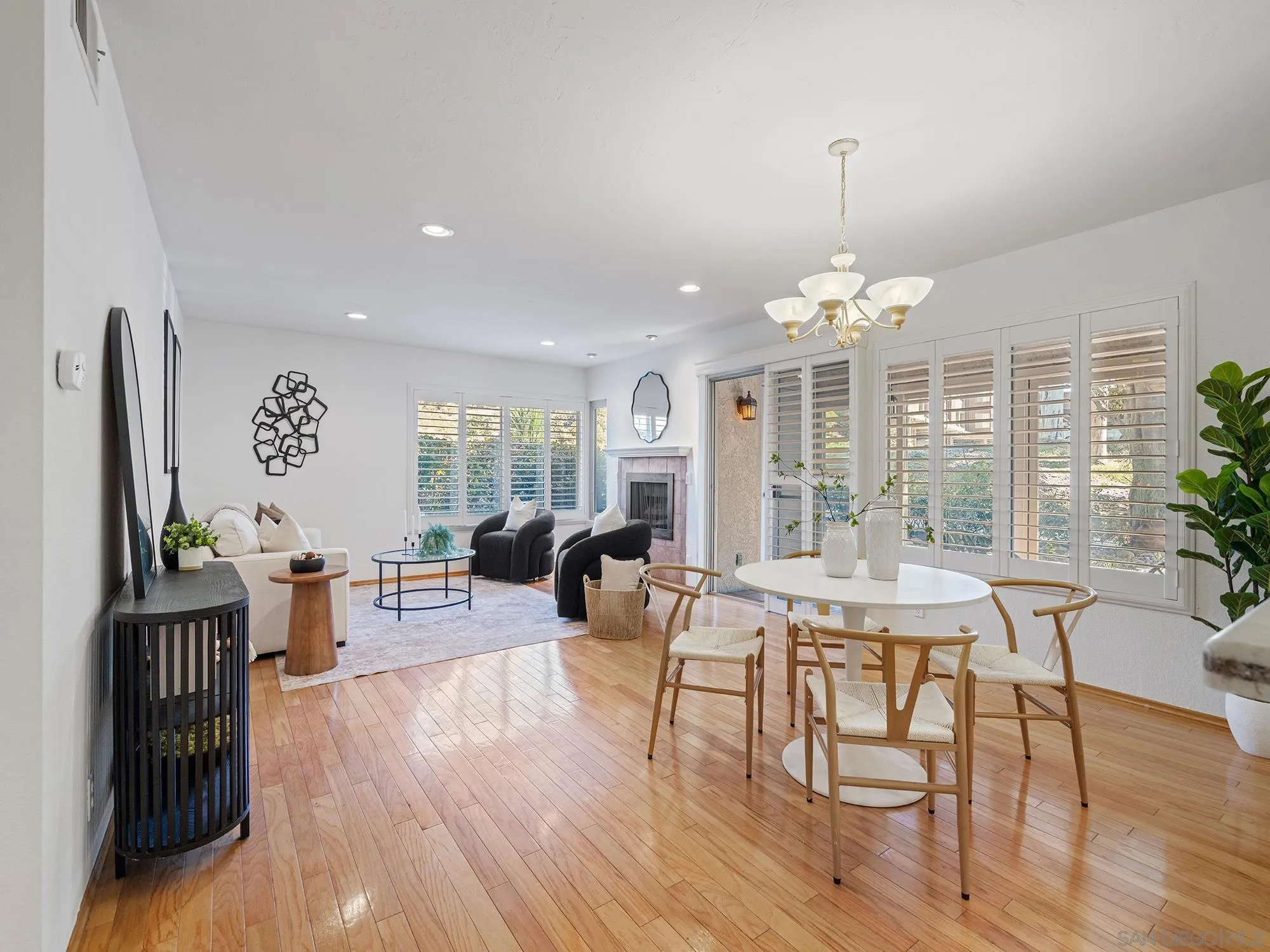 Photo #2: 260007521 Listing: Photo #2