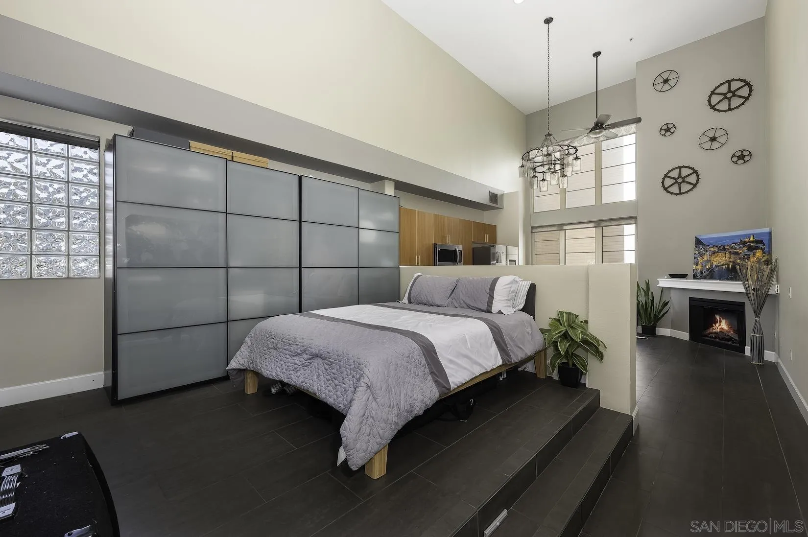 https://cdn.realtyfeed.com/cdn/127/260007522/54a68abc19486efd36e9835d4f0f30a6.webp