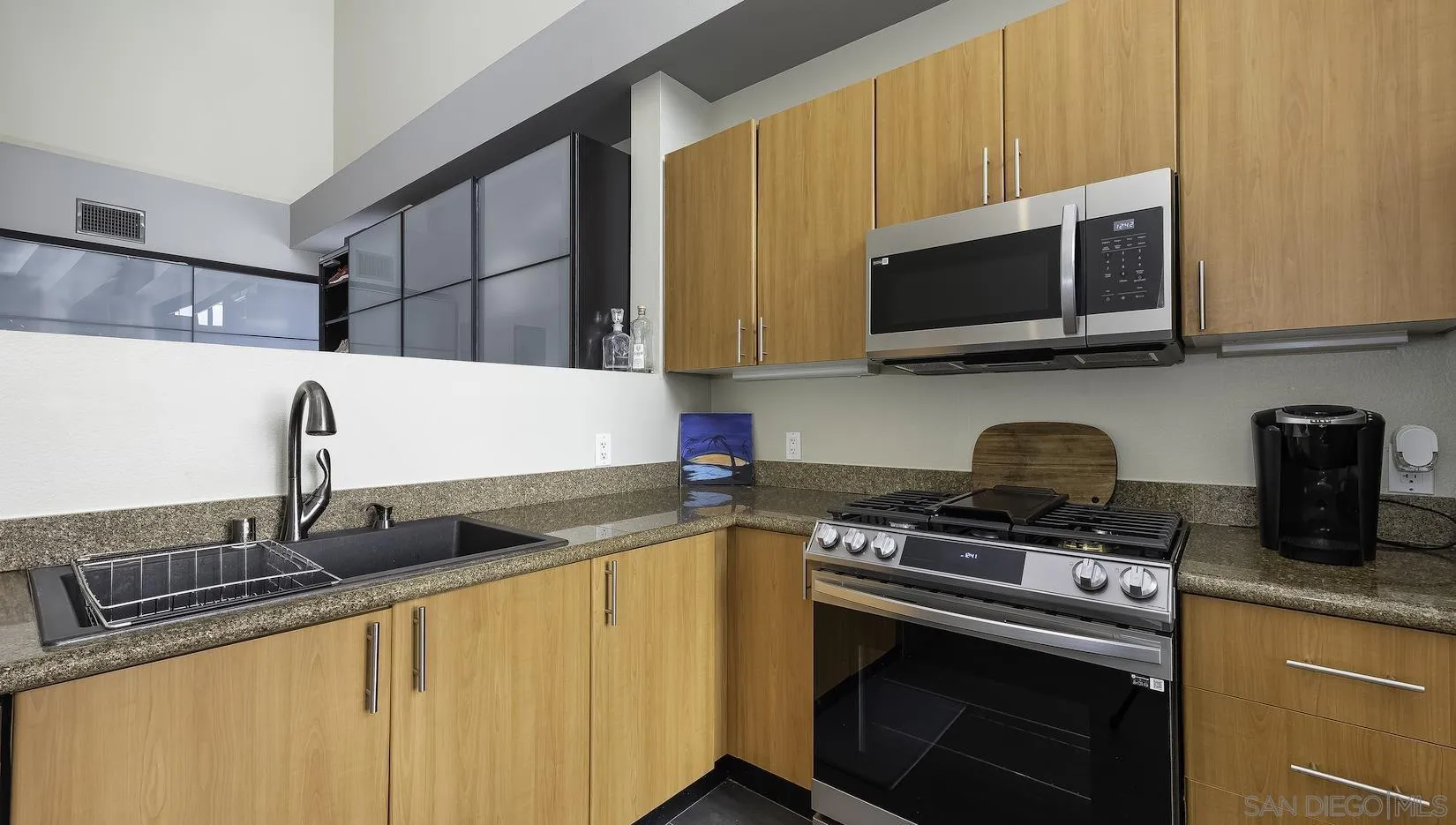 https://cdn.realtyfeed.com/cdn/127/260007522/68d4c313c0f697a5857f0a0ca0610f8e.webp