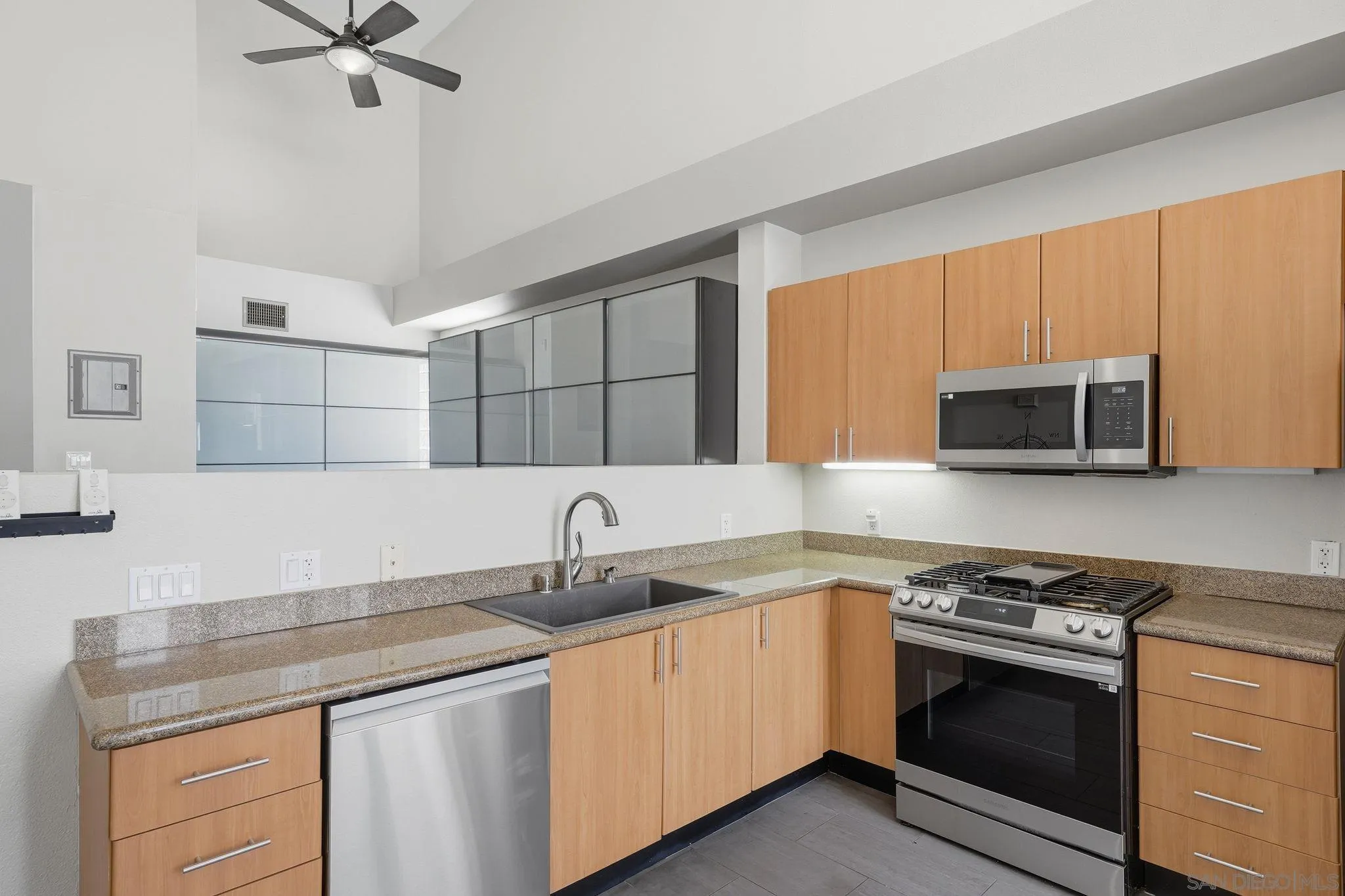 https://cdn.realtyfeed.com/cdn/127/260007522/79e98b577ce9abbe41211c211199f8bd.webp