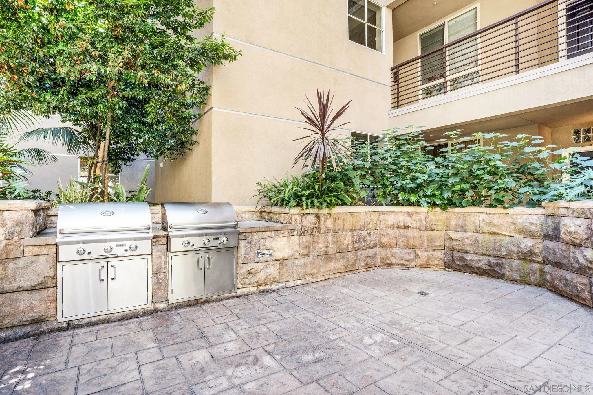 https://cdn.realtyfeed.com/cdn/127/260007522/ac4e6b71fa6357635e641b4e55b3c80a.webp