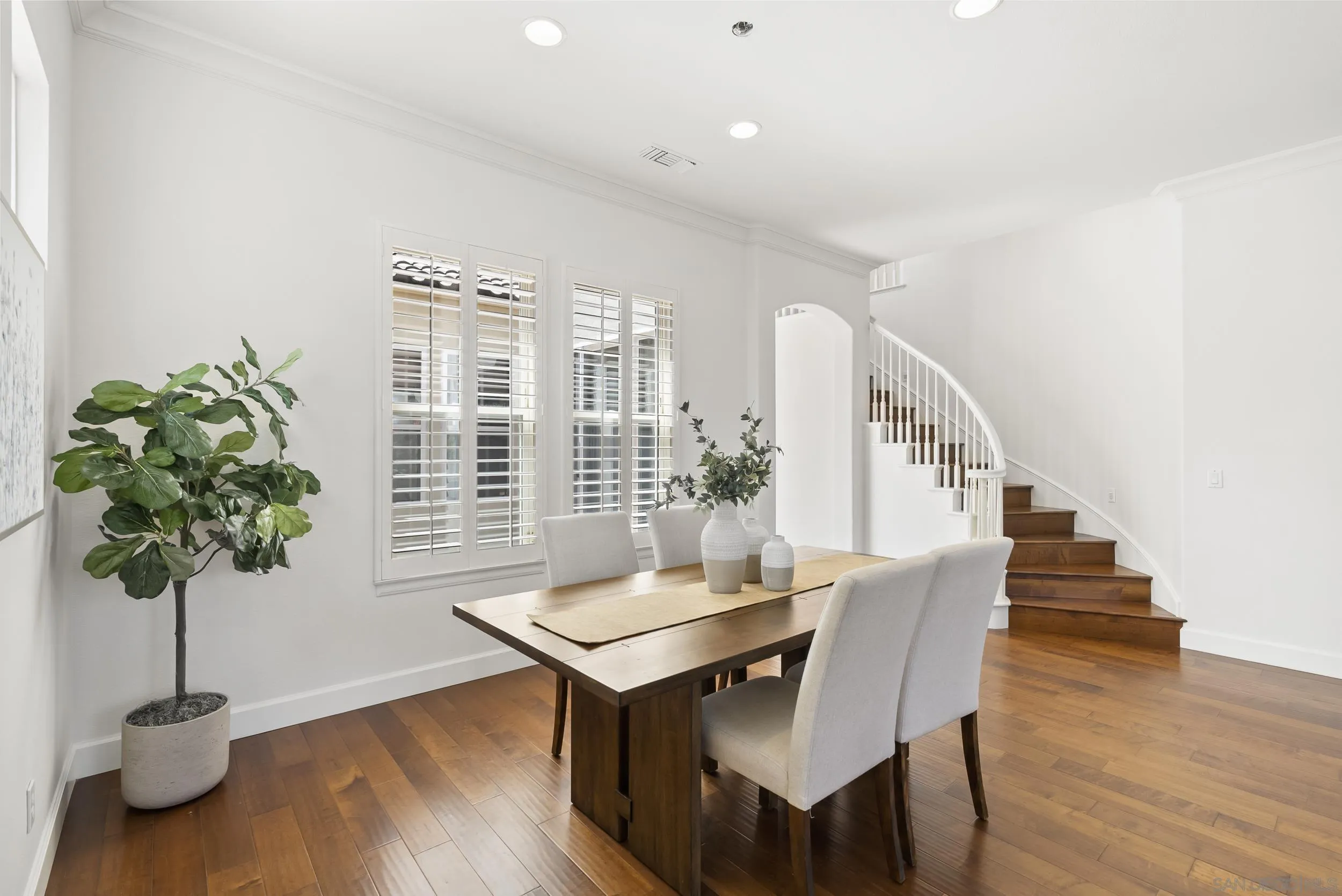 https://cdn.realtyfeed.com/cdn/127/260007526/4d508d0a3a70378935147db25c811951.webp