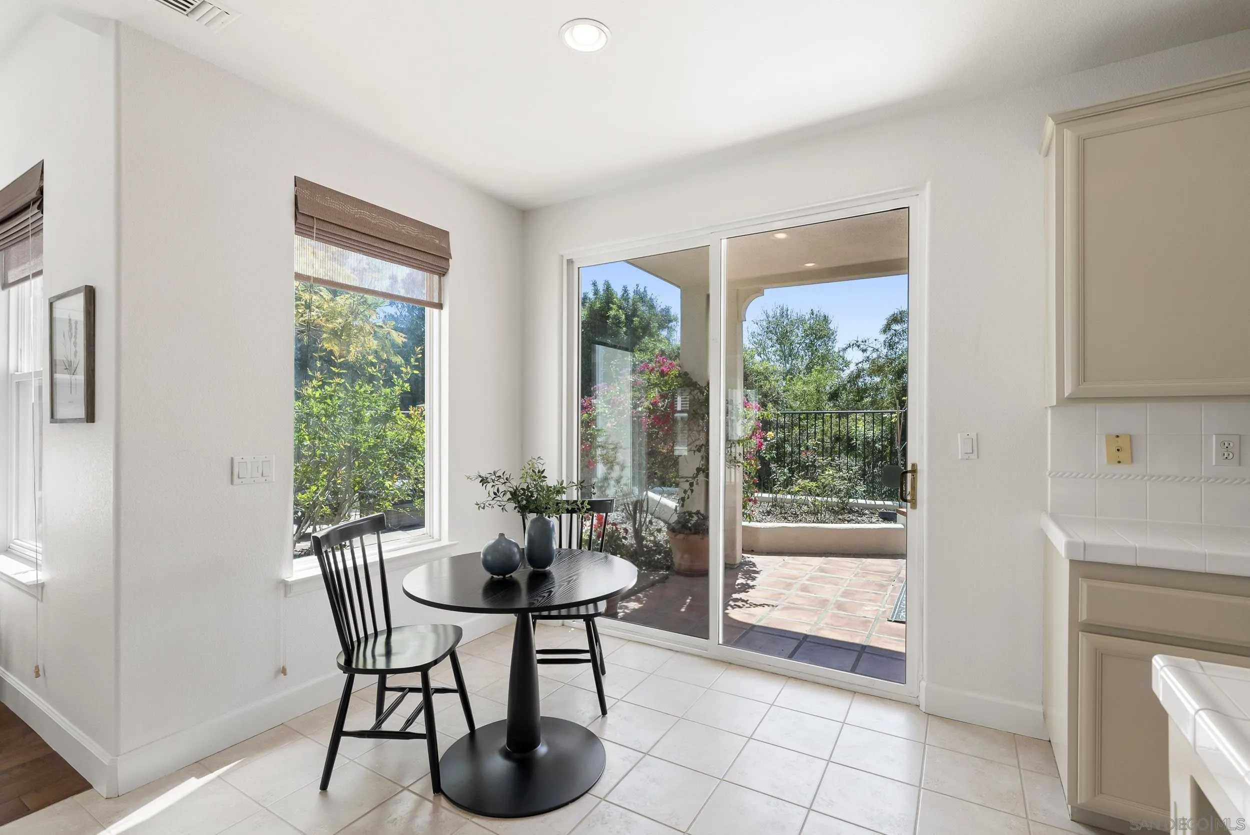 https://cdn.realtyfeed.com/cdn/127/260007526/7cb7ca6117ce9dbd8f4696fdaac23658.webp