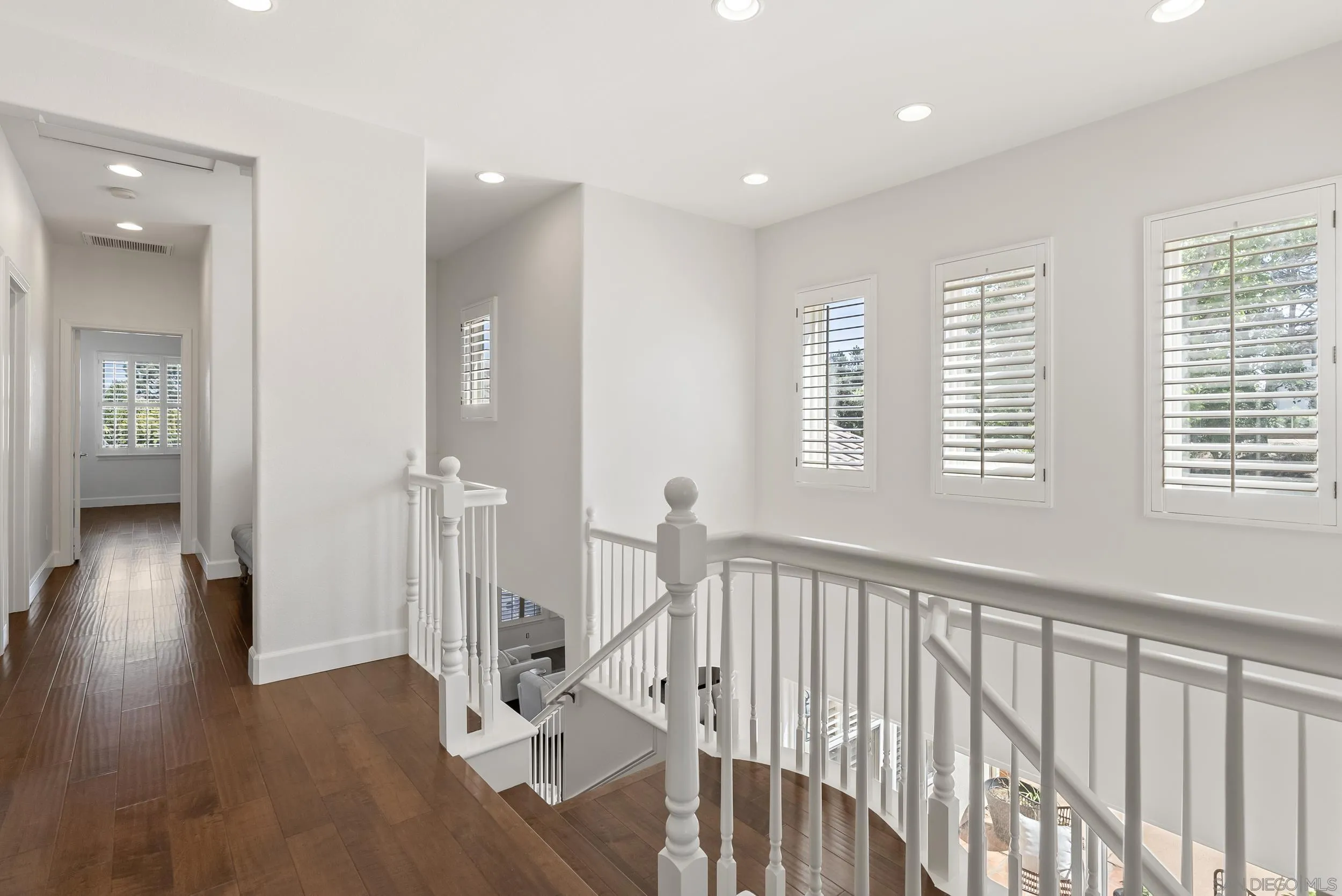 https://cdn.realtyfeed.com/cdn/127/260007526/bc03f215e373f98014f9bc7c00b26d09.webp