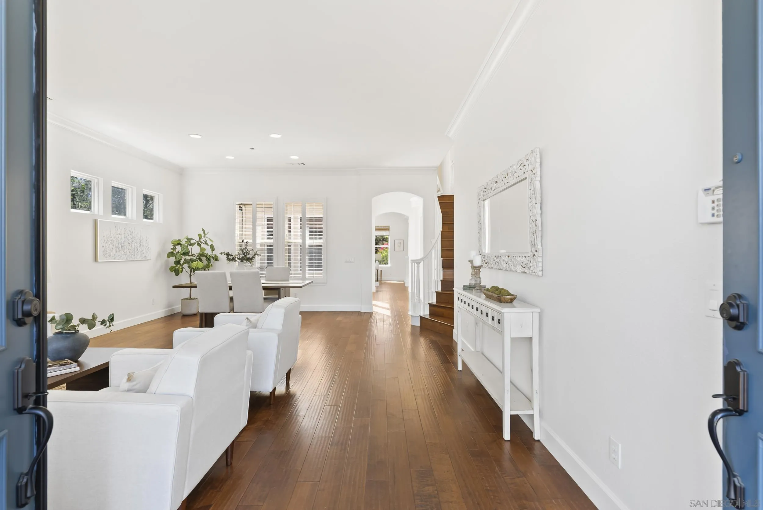 https://cdn.realtyfeed.com/cdn/127/260007526/d168de56bd4d4fe50a21fa6cdab38ab8.webp