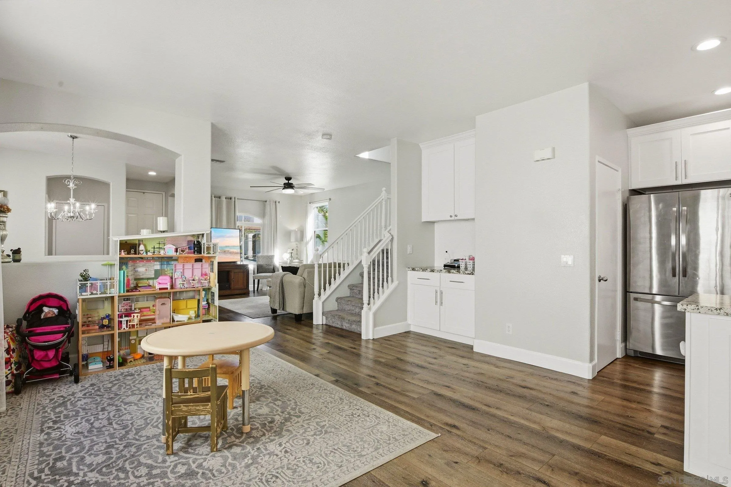 https://cdn.realtyfeed.com/cdn/127/260007532/3c3cff122277ee6e12179d41c011553e.webp