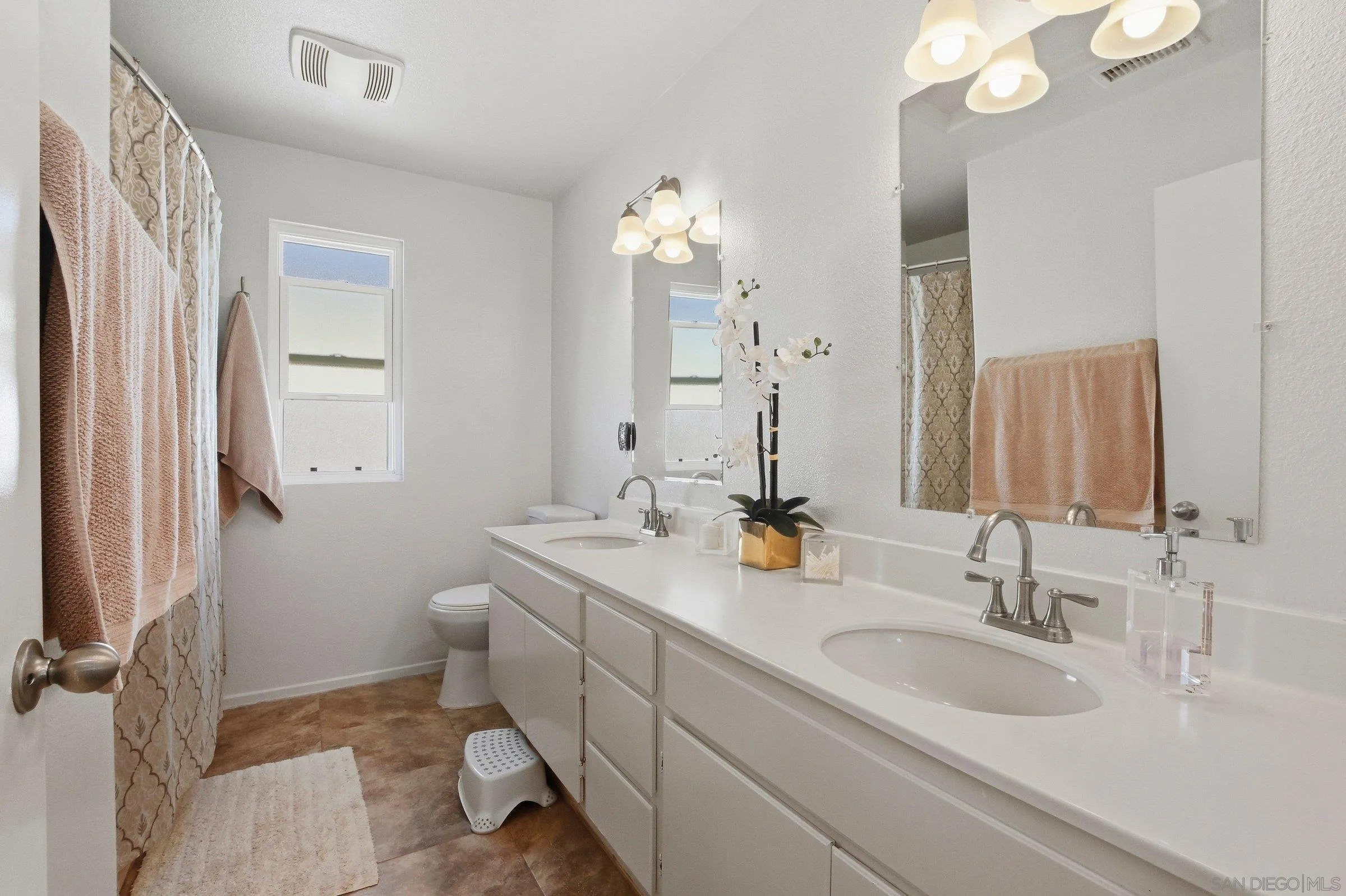https://cdn.realtyfeed.com/cdn/127/260007532/9c04f7c1b22e8572bd9c376115df1b52.webp