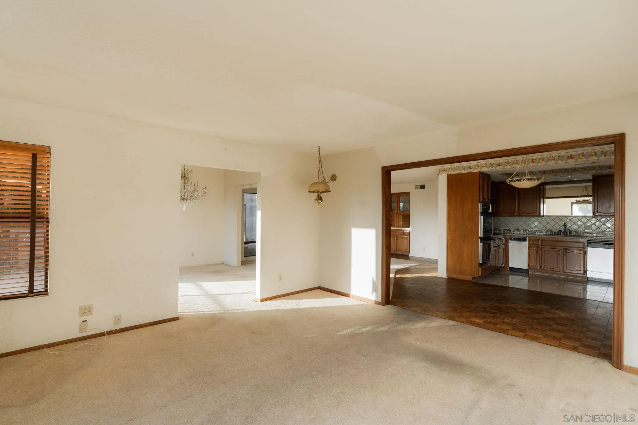 https://cdn.realtyfeed.com/cdn/127/260007537/28e79c1e6809039ef7a3eeddd9d3c354.webp