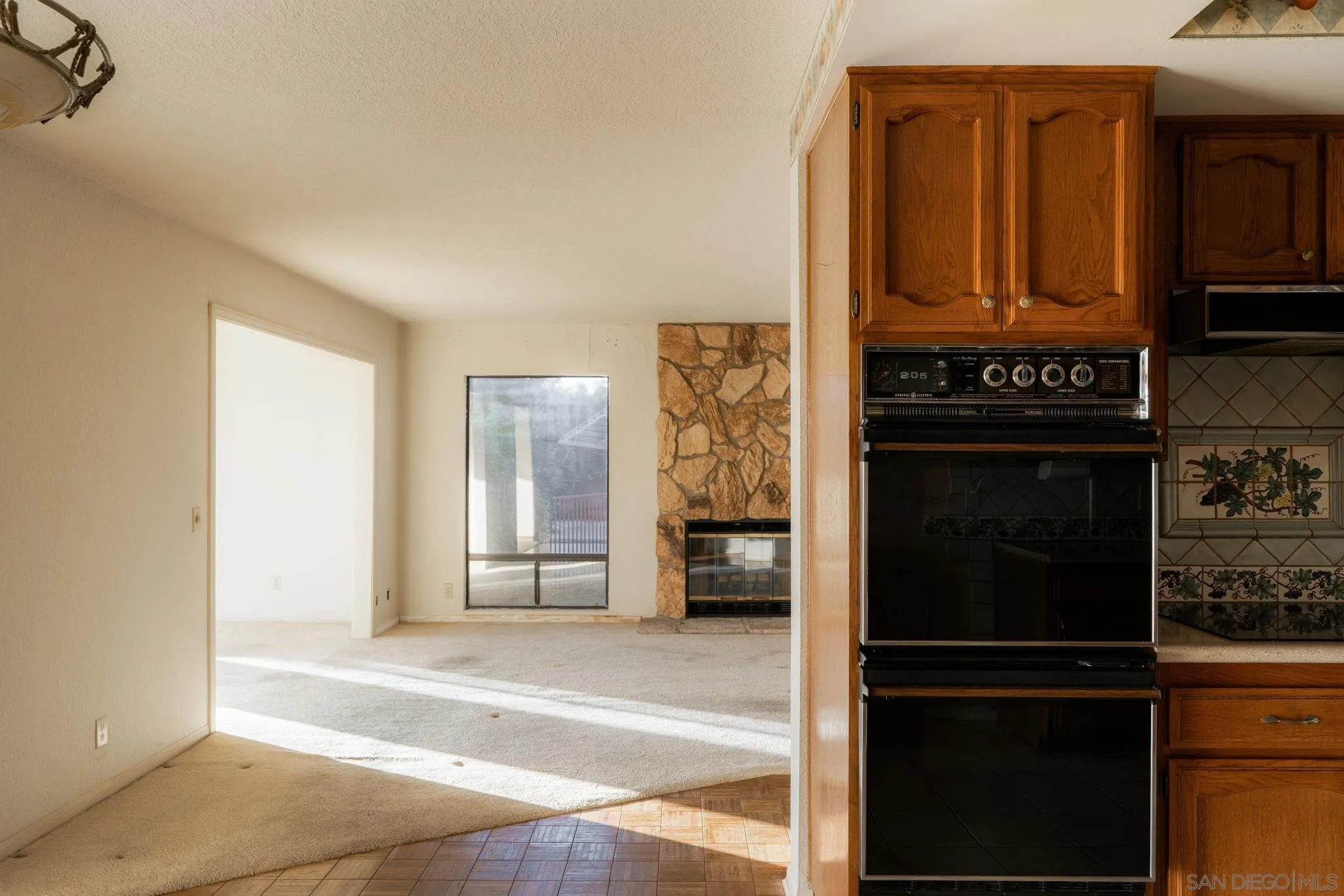 https://cdn.realtyfeed.com/cdn/127/260007537/3c82724350107ae1434e0f81ae978b67.webp