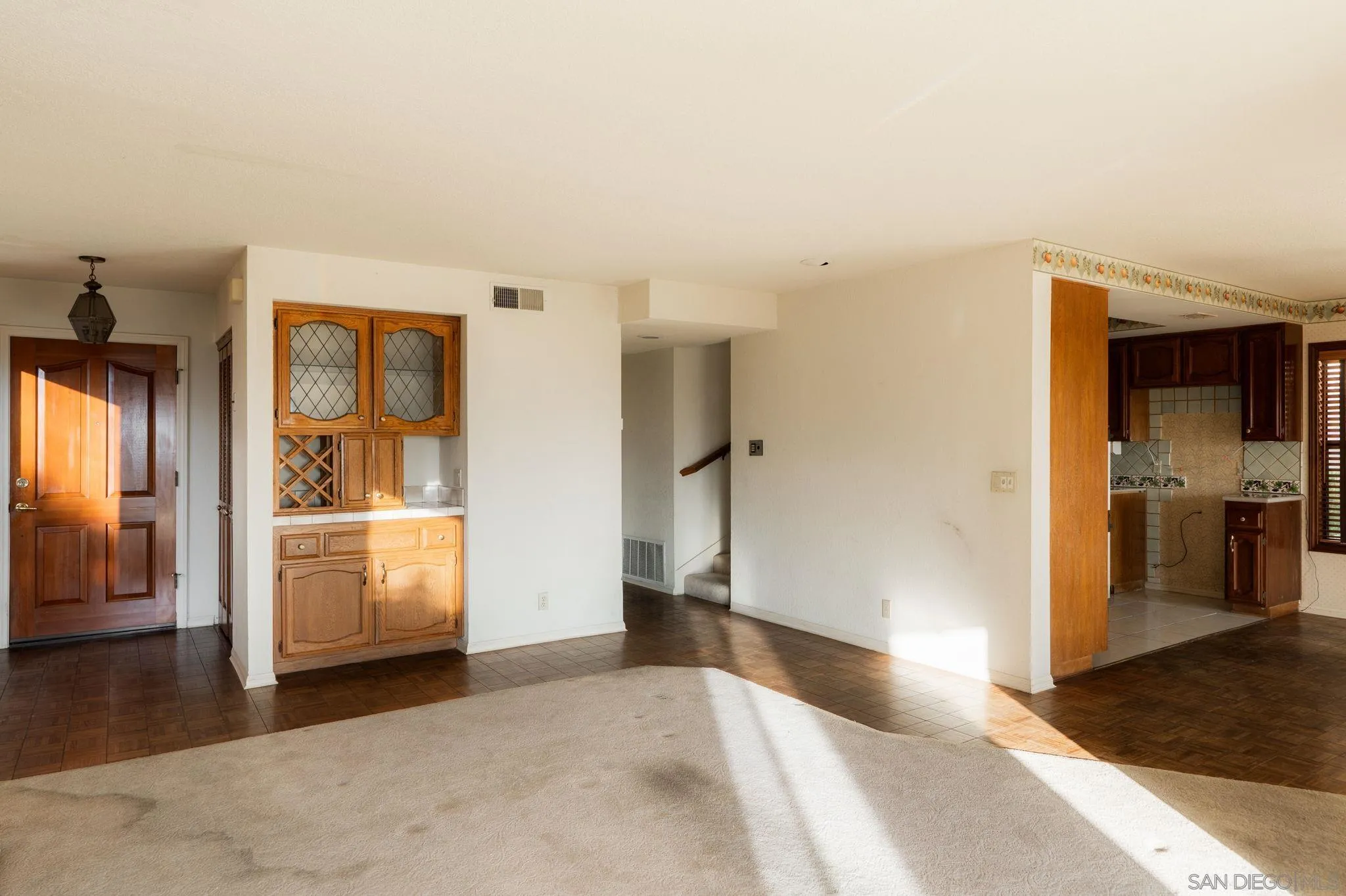 https://cdn.realtyfeed.com/cdn/127/260007537/a0b8054612a33217b67262dee037fada.webp