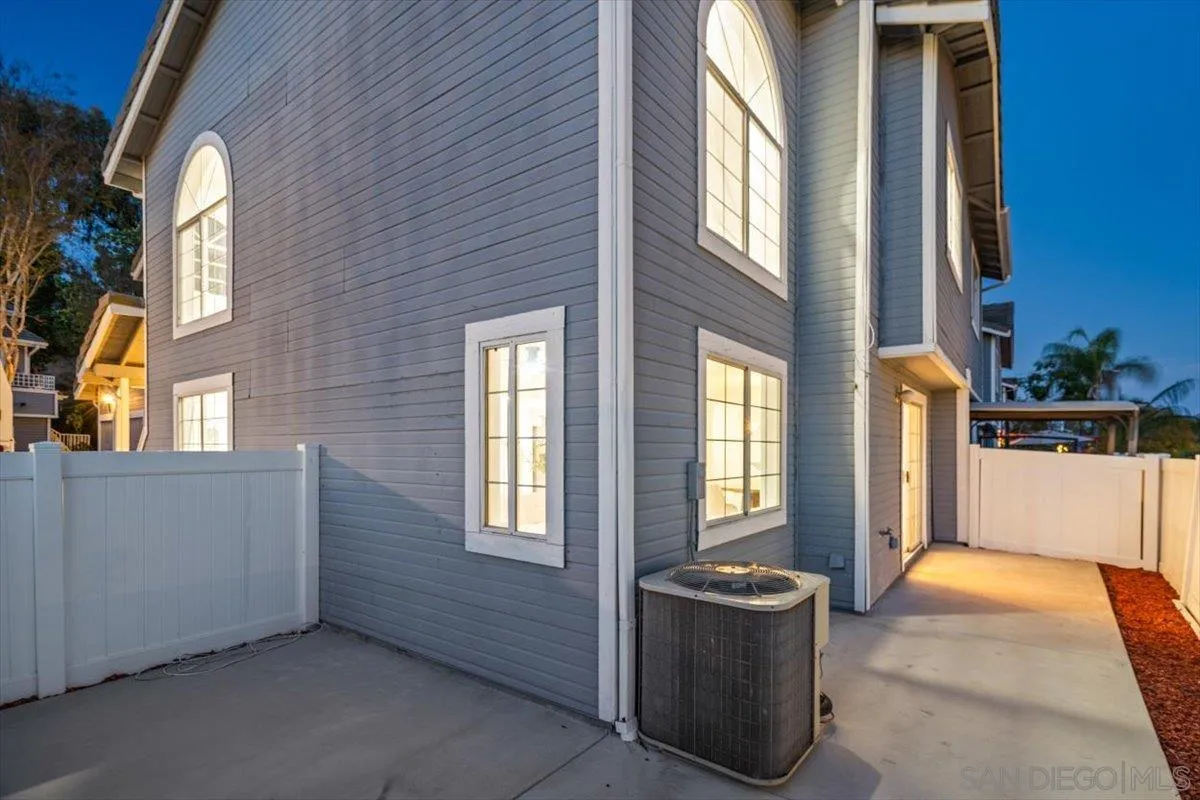 https://cdn.realtyfeed.com/cdn/127/260007542/f335b9921cb60fdf39f6b81a850ac5bd.webp