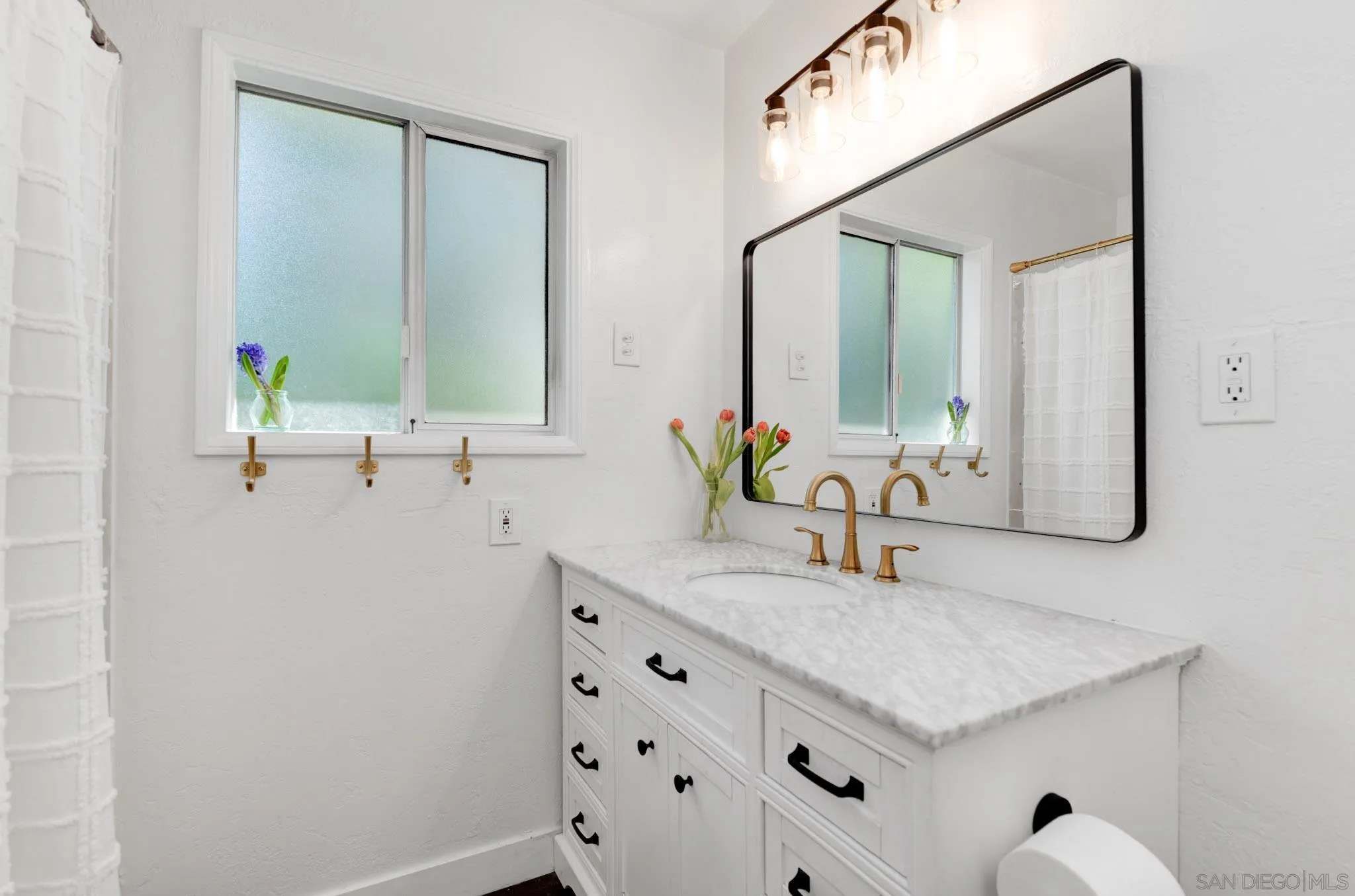 https://cdn.realtyfeed.com/cdn/127/260007543/7c23a4bae68fd469285b05d9fa6620b7.webp
