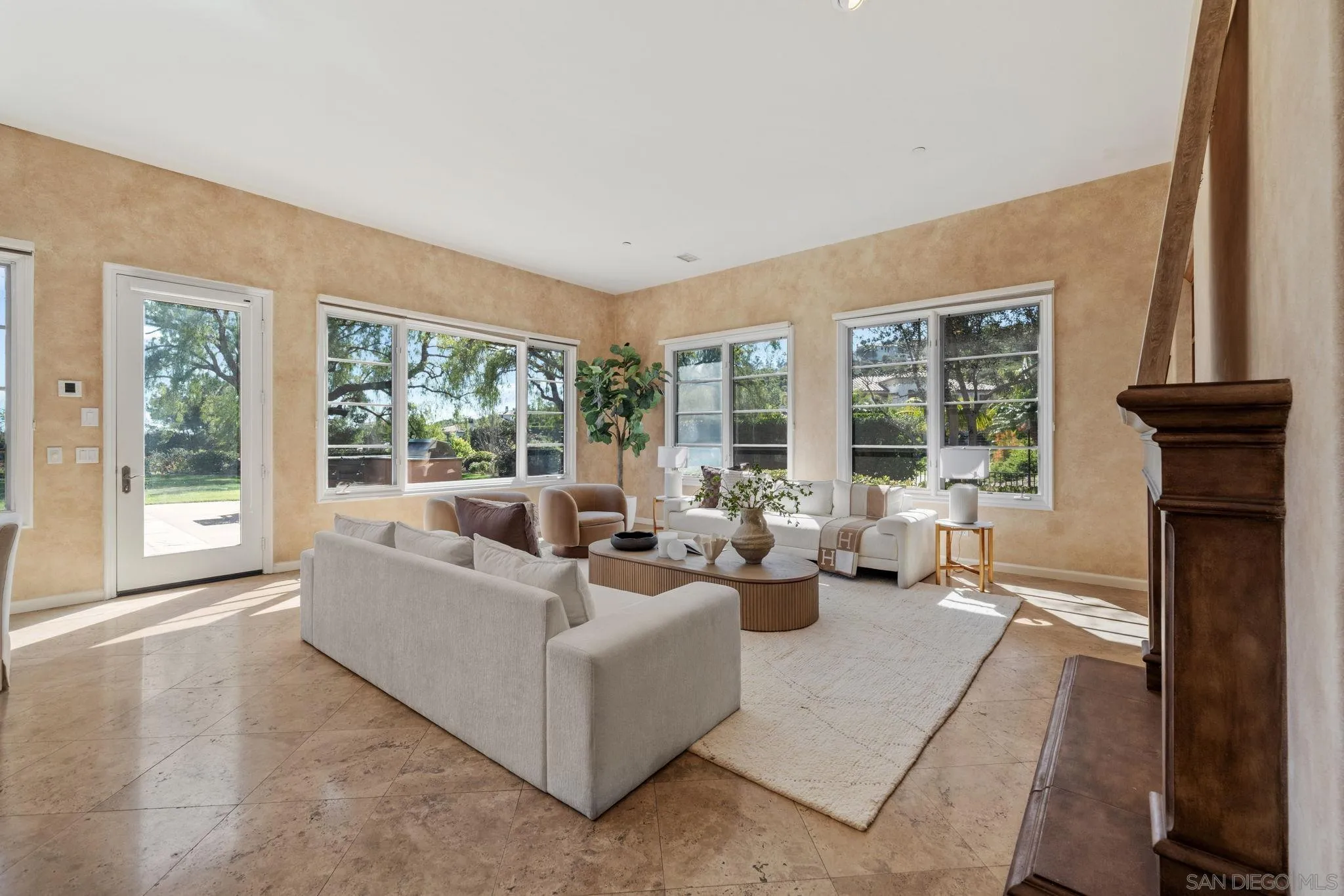 https://cdn.realtyfeed.com/cdn/127/260007547/0a167dd736d86cc15f2711ed41143744.webp