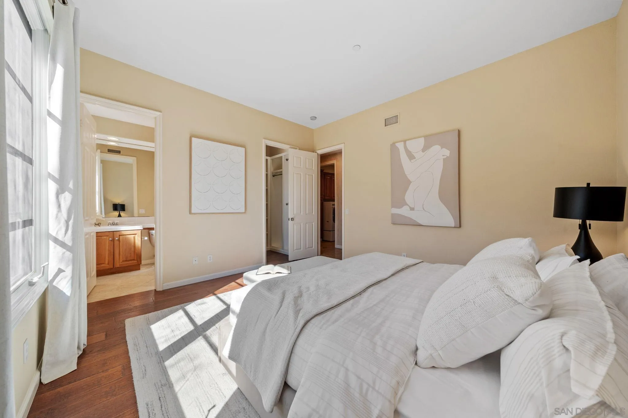 https://cdn.realtyfeed.com/cdn/127/260007547/2908e23ba8cba9b48851c9920db2c21e.webp