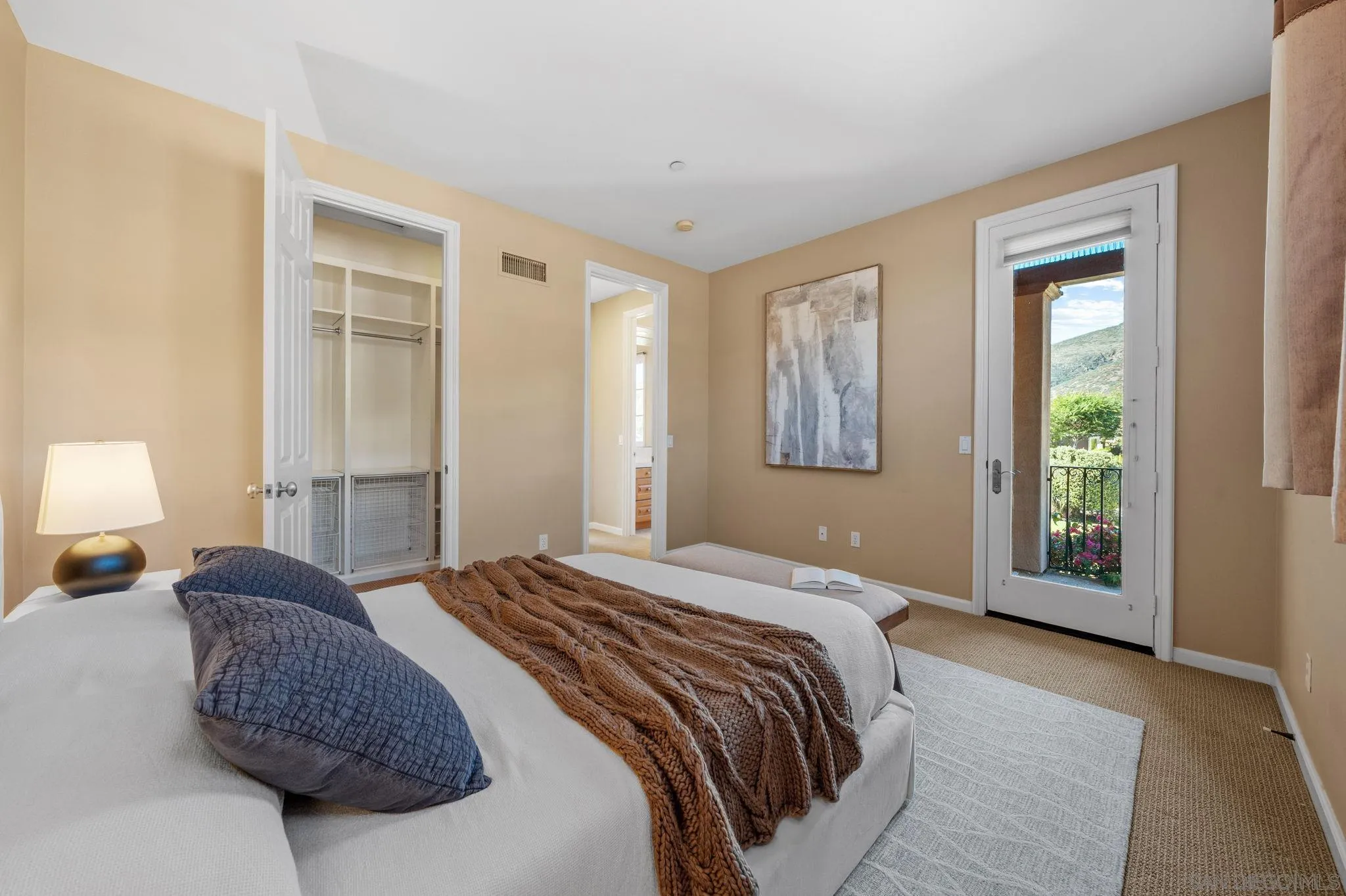 https://cdn.realtyfeed.com/cdn/127/260007547/383f314083350be71cac37df7553e285.webp