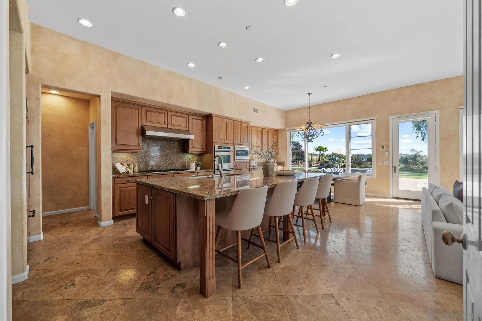 https://cdn.realtyfeed.com/cdn/127/260007547/6dbbd1a33000137ffab8903f592719c3.webp
