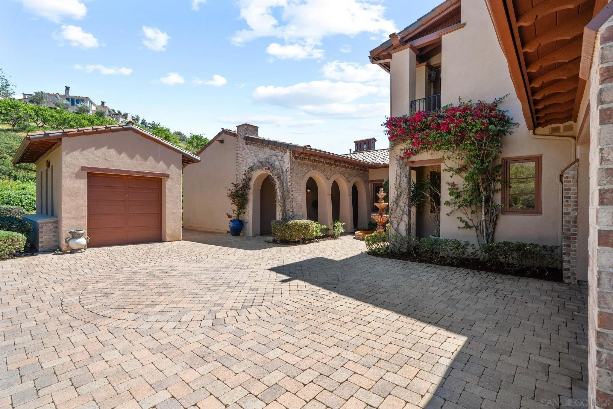 https://cdn.realtyfeed.com/cdn/127/260007547/94011ee9dcb63d8534a74ccb648cc5fb.webp