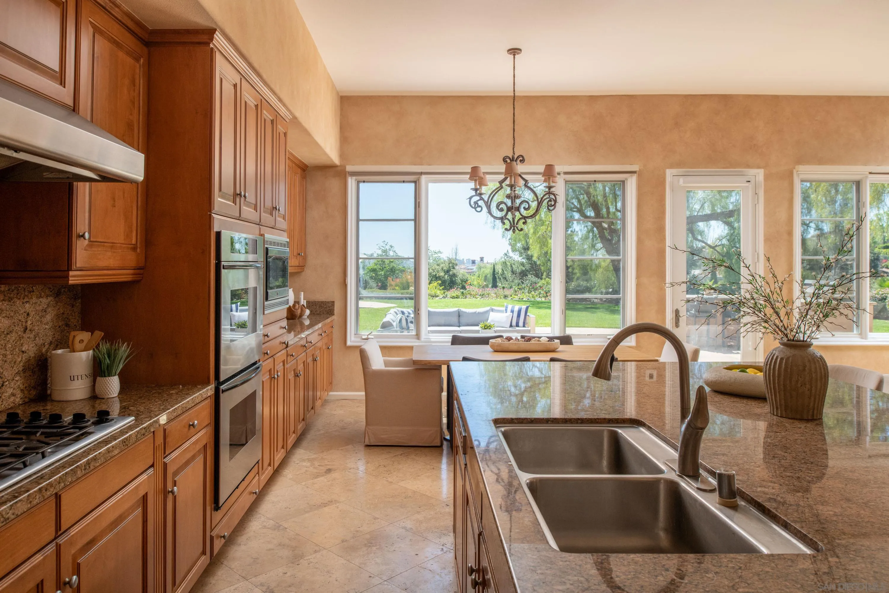 https://cdn.realtyfeed.com/cdn/127/260007547/f8d6e716a7d826d29899b7d1f9328ef3.webp