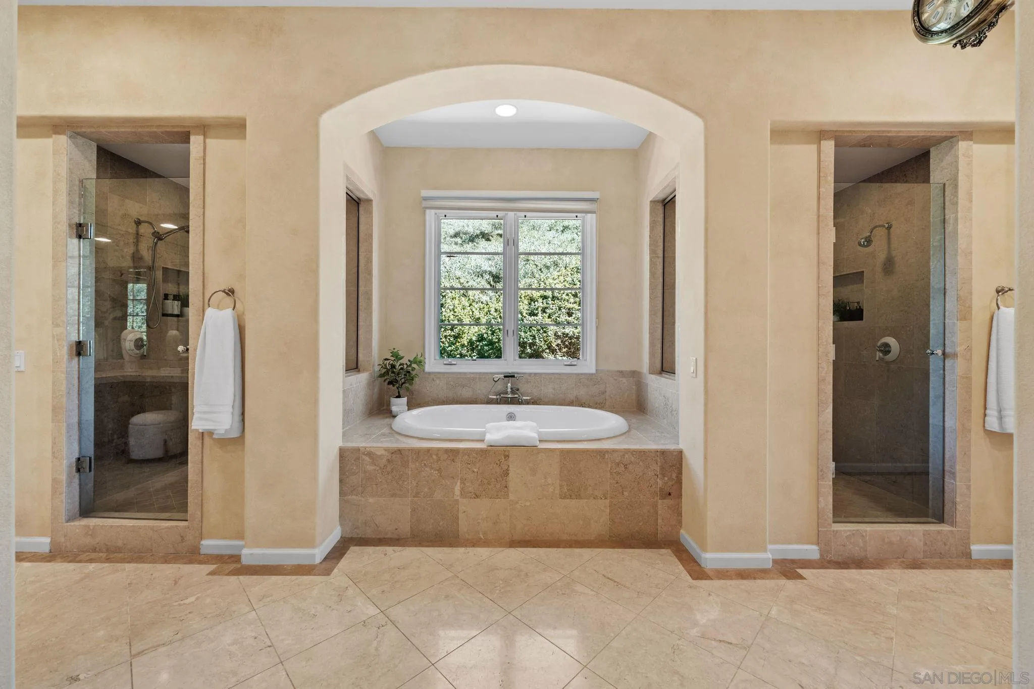 https://cdn.realtyfeed.com/cdn/127/260007547/fe78294e3e35c09085b2f29236e60fdd.webp