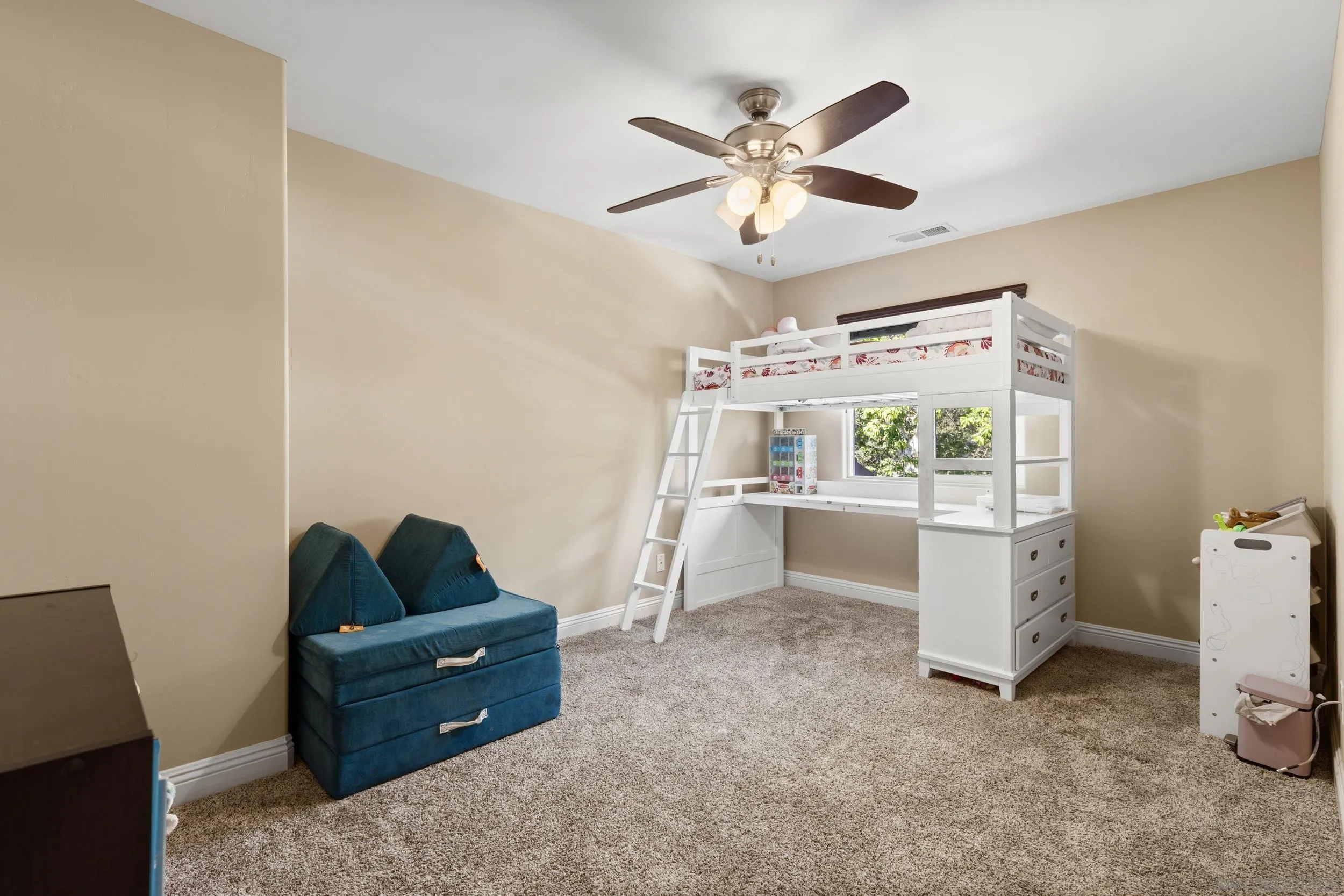 https://cdn.realtyfeed.com/cdn/127/260007548/1d7f342e771e2904bc0d838b3ad4aac0.webp