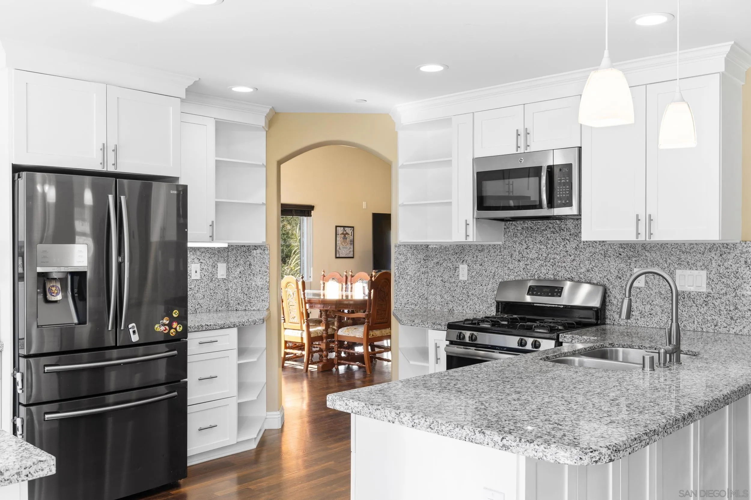 https://cdn.realtyfeed.com/cdn/127/260007548/e62532c40e59e0feb839caa29d818915.webp