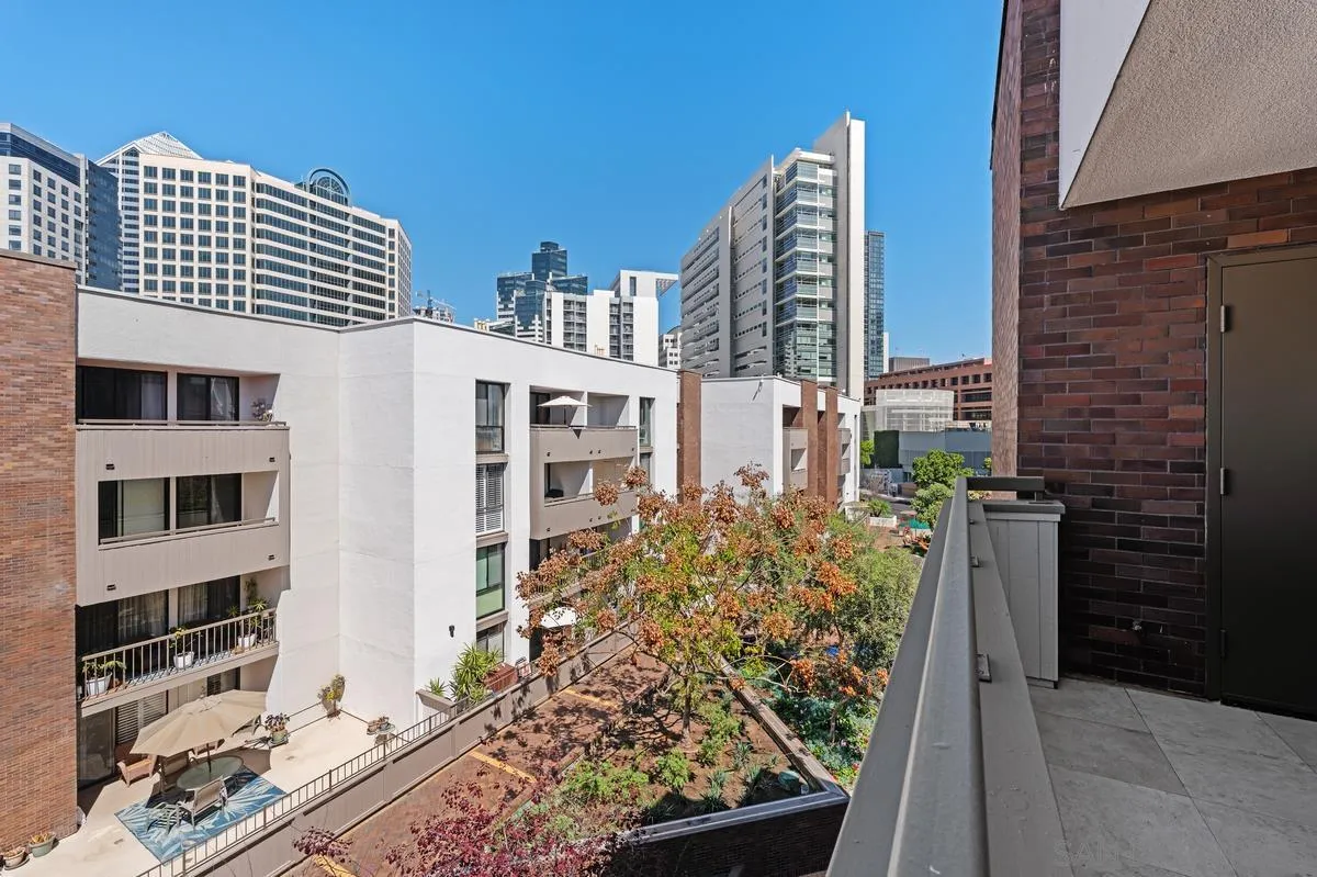 https://cdn.realtyfeed.com/cdn/127/260007549/8da45d162df98a35acf6e0363599d700.webp