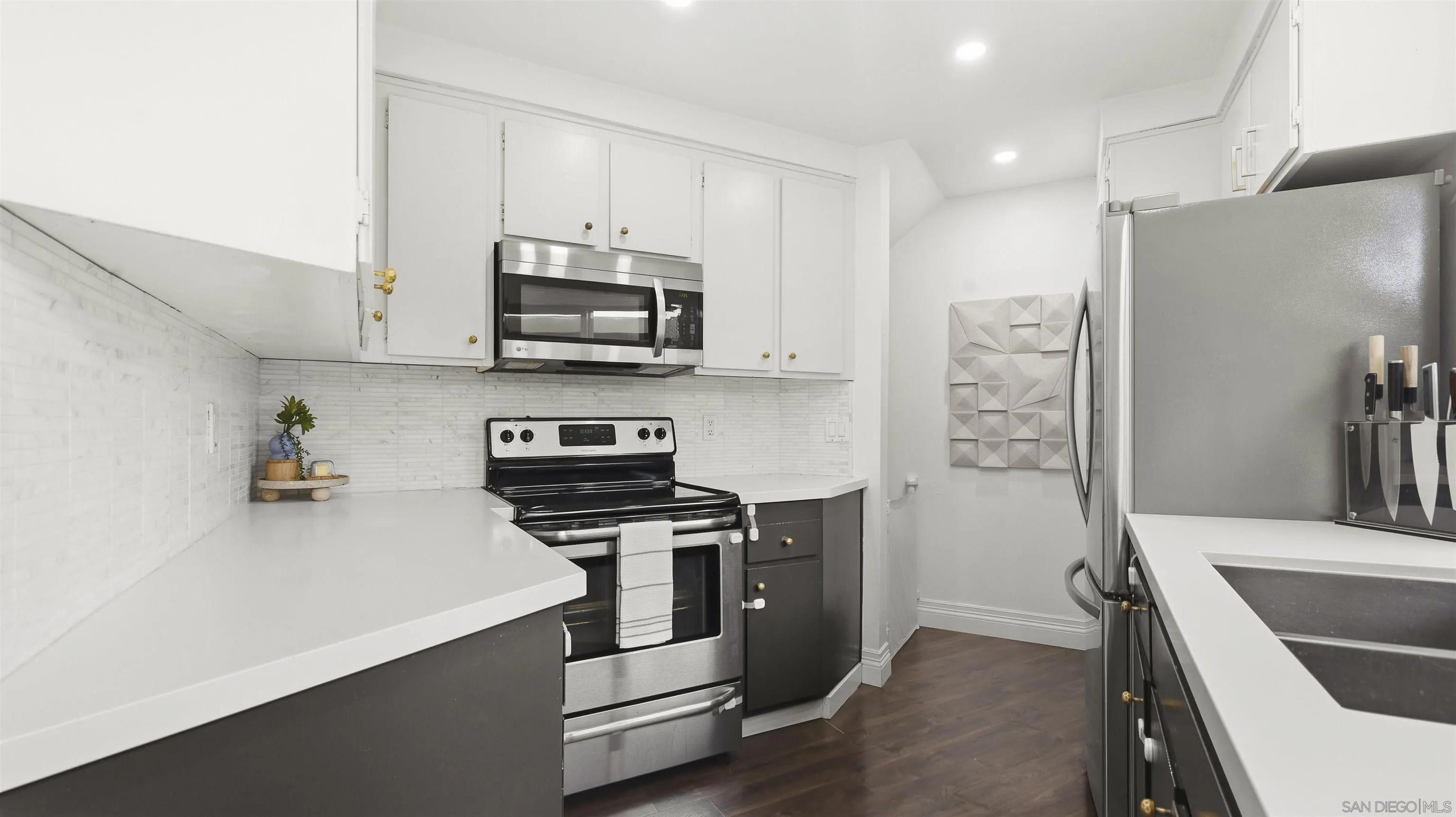 Photo #12: 260007551 Listing: Photo #12