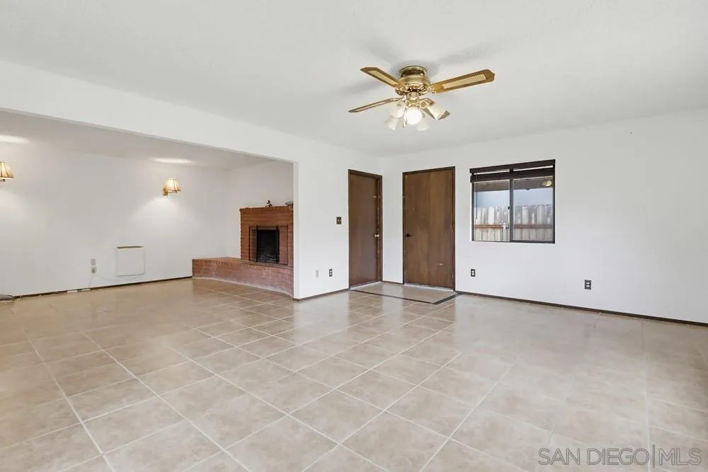 https://cdn.realtyfeed.com/cdn/127/260007557/386f496b979665b66f43231a5b8f99f7.webp