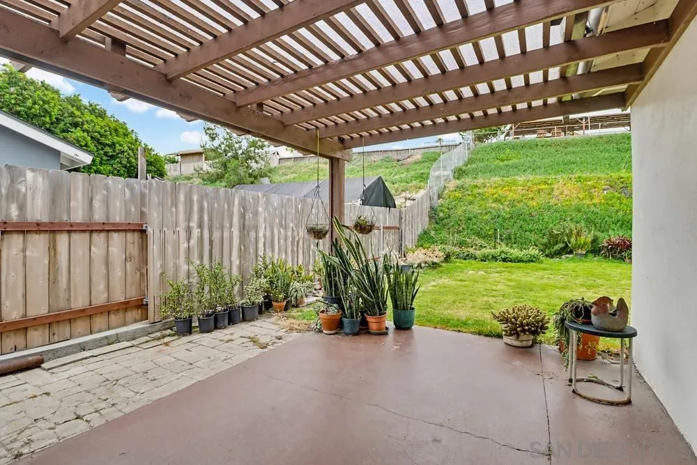 https://cdn.realtyfeed.com/cdn/127/260007557/6f7703aa86b64afc3cf73e639dbe5020.webp
