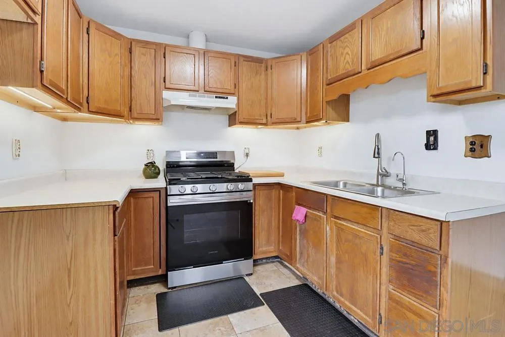 https://cdn.realtyfeed.com/cdn/127/260007557/abf9004ae9e11d5312adc7edbfad9815.webp