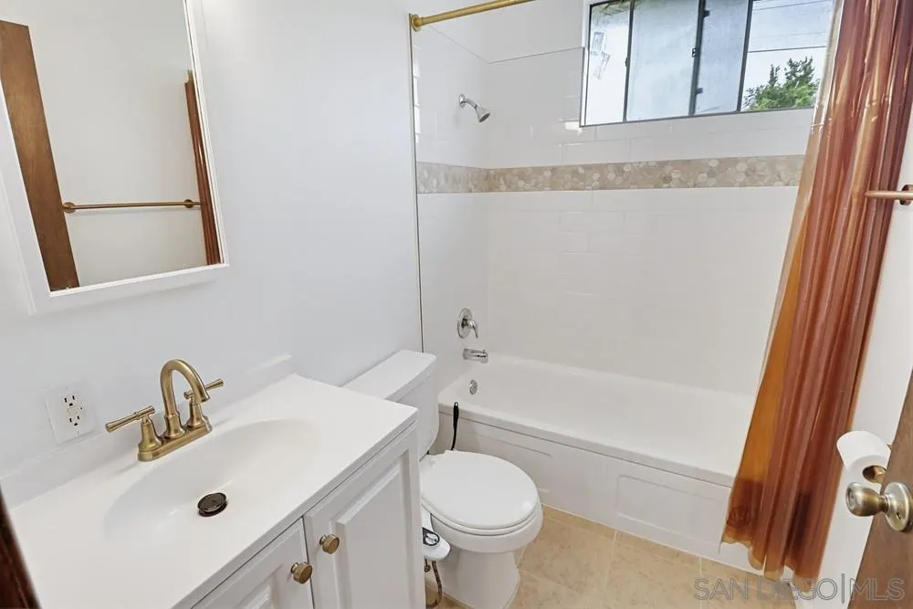 https://cdn.realtyfeed.com/cdn/127/260007557/bfd35881574a0e68fa66861d66359b8b.webp