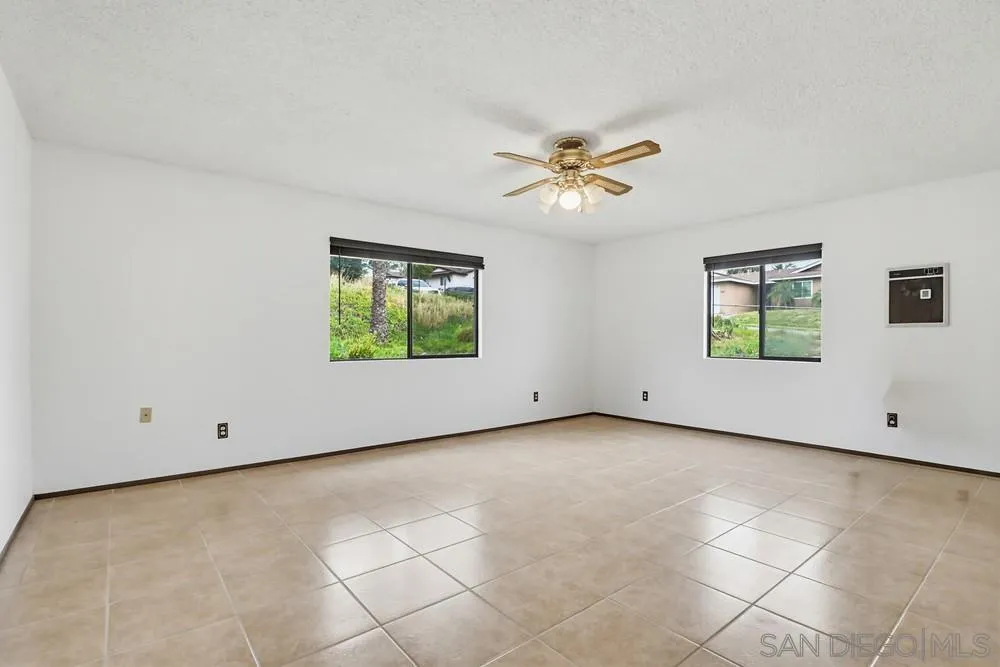 https://cdn.realtyfeed.com/cdn/127/260007557/c4d6e640c37fa5f4813da48a15c6a8bd.webp